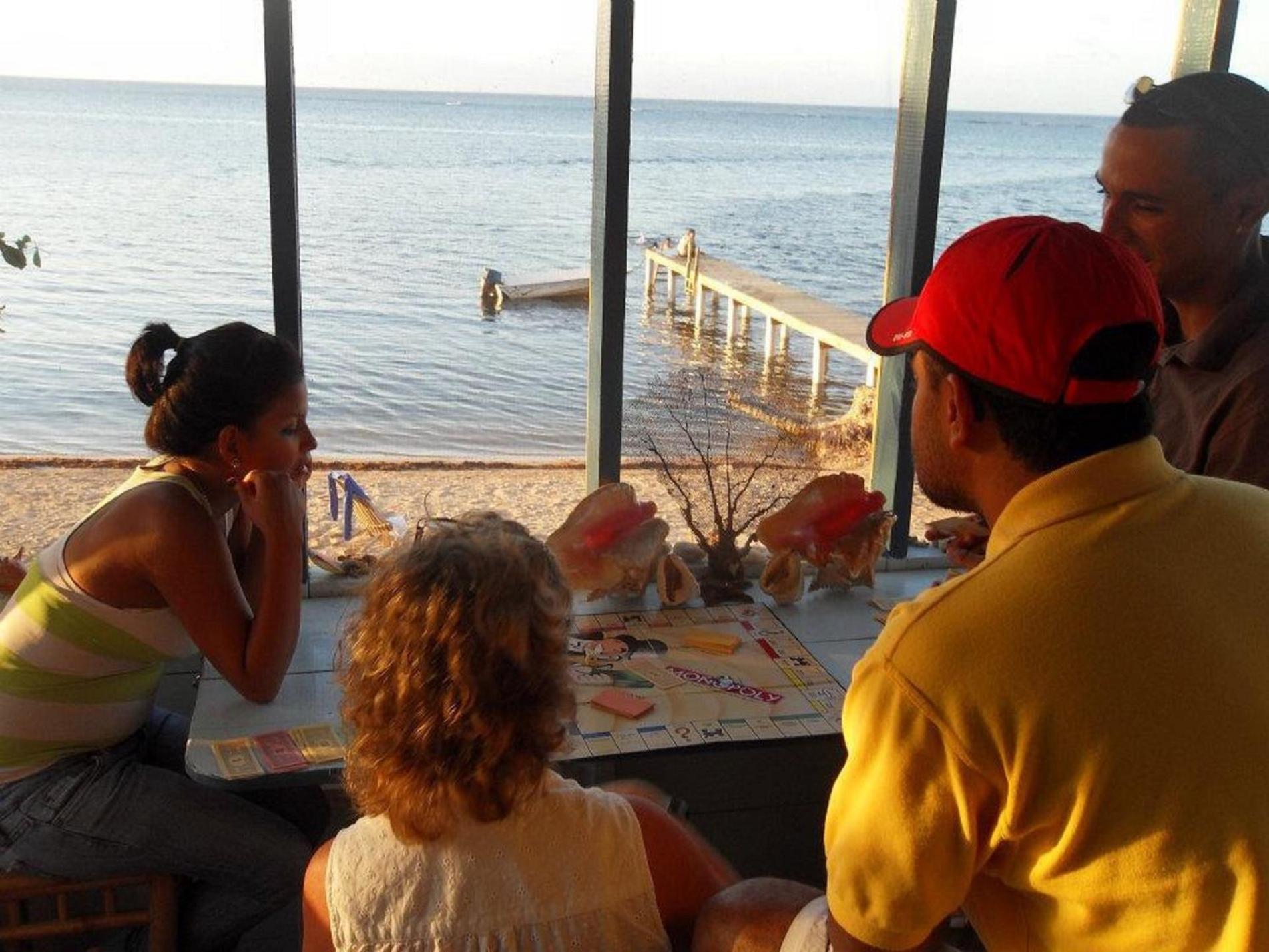 Guanaja Caribbean Cottages