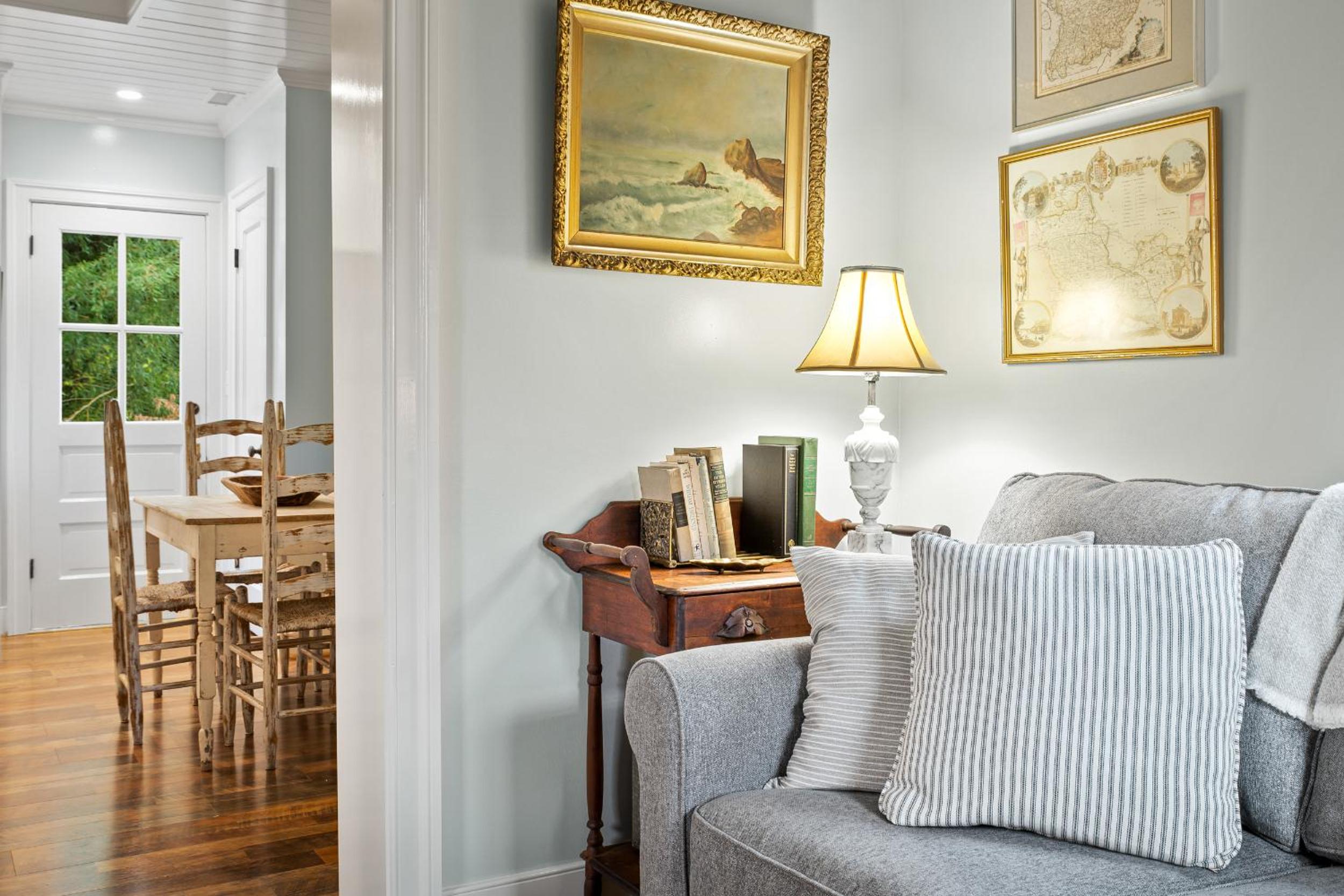Pet-Friendly Hampshire Cottage at Ivy Cottages view 3
