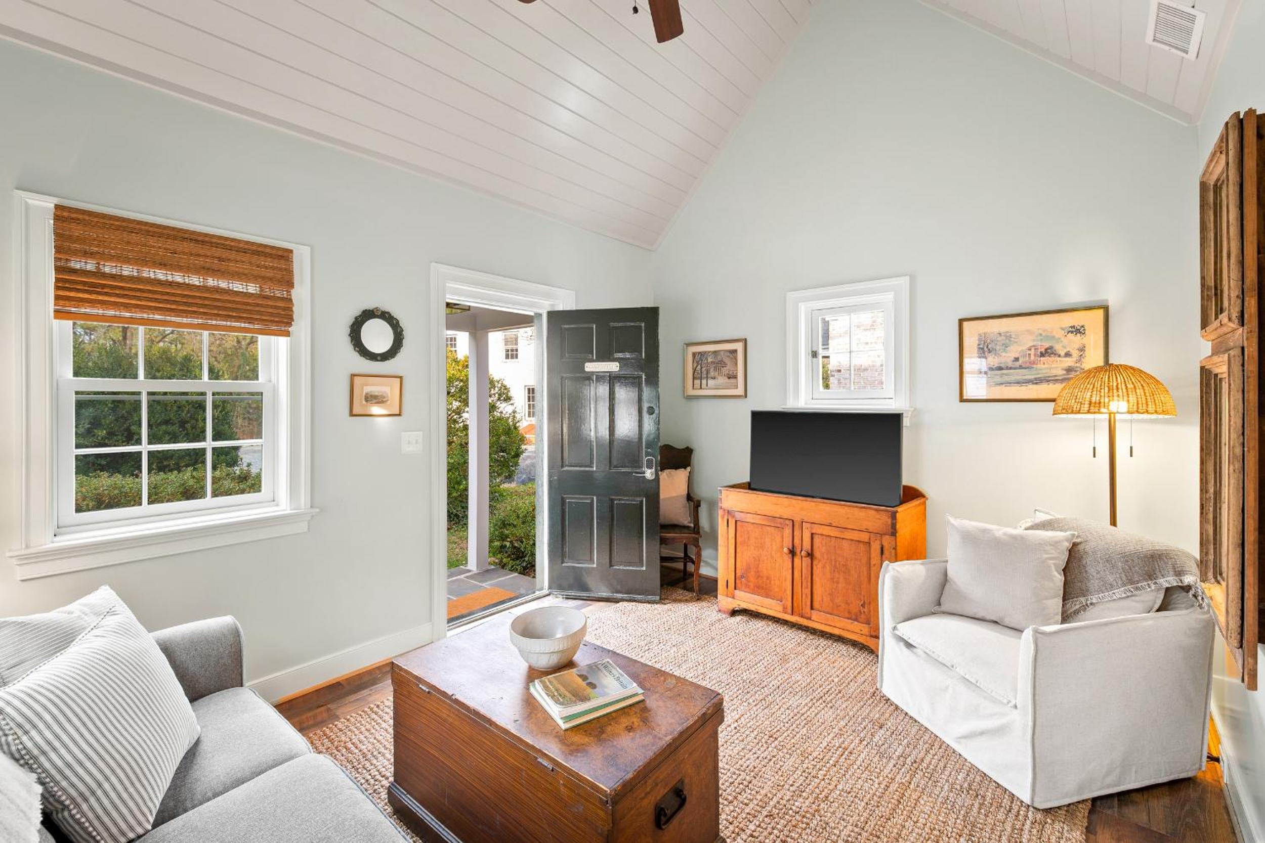 Pet-Friendly Hampshire Cottage at Ivy Cottages view 4