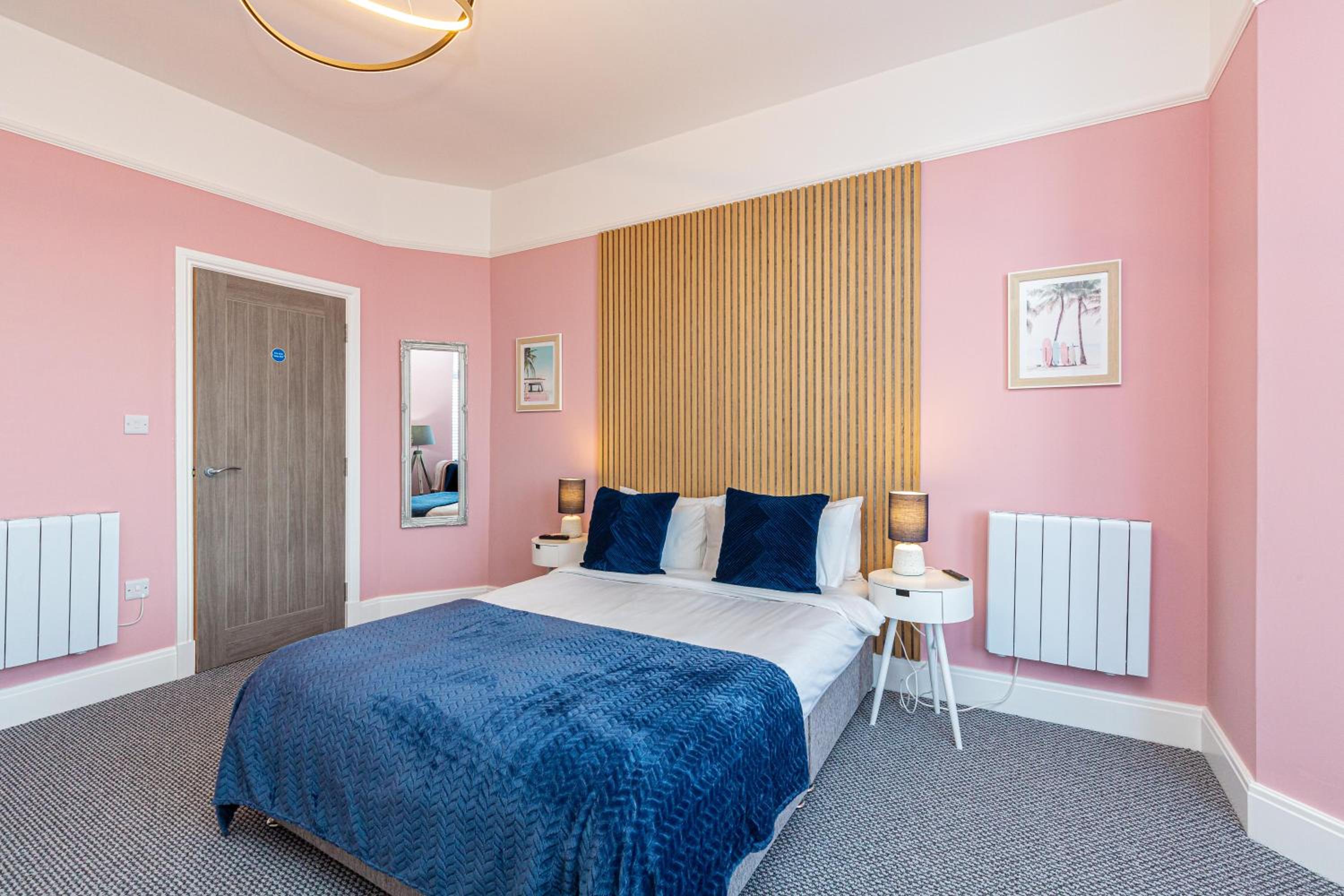 Beachfront Apartment 3 Bedrooms Sleeps 7 - Gateway to the Lake District - Newly Refurbished view 2