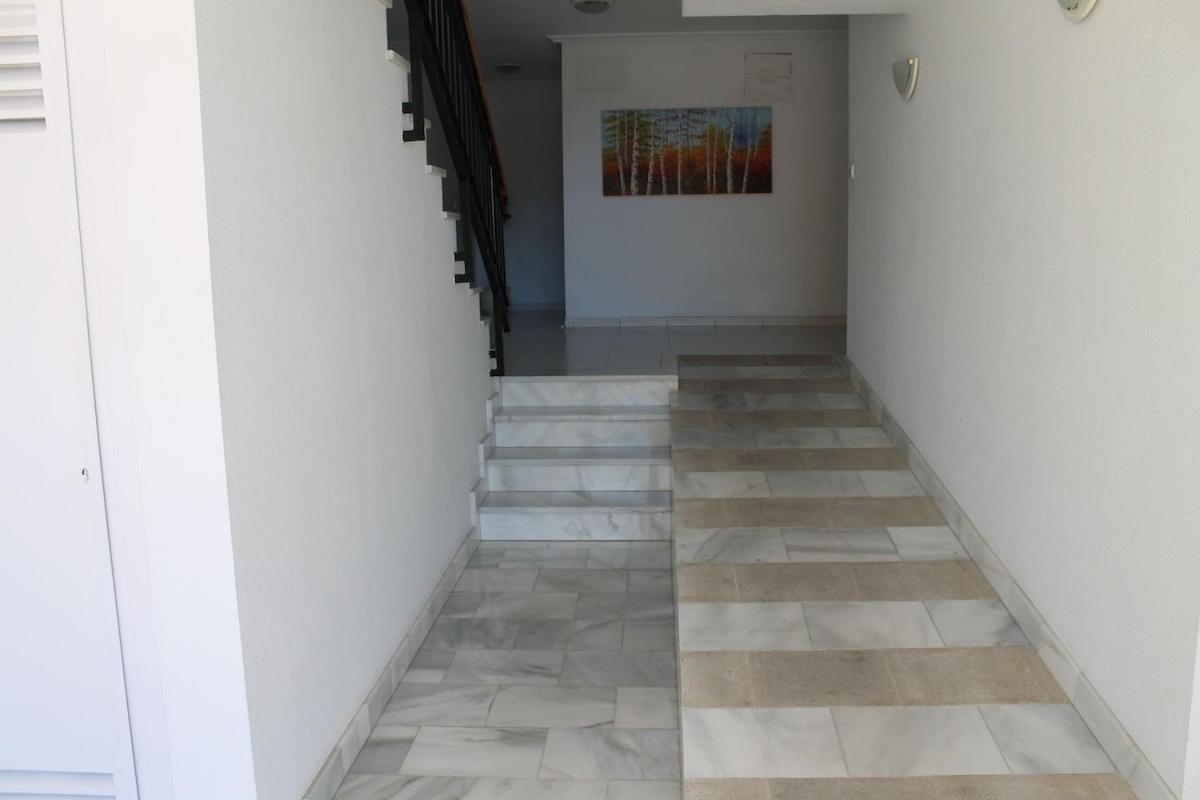 Luxury 2 bed, 2 bath apartment with sea view, central heating and new bathrooms. view 4