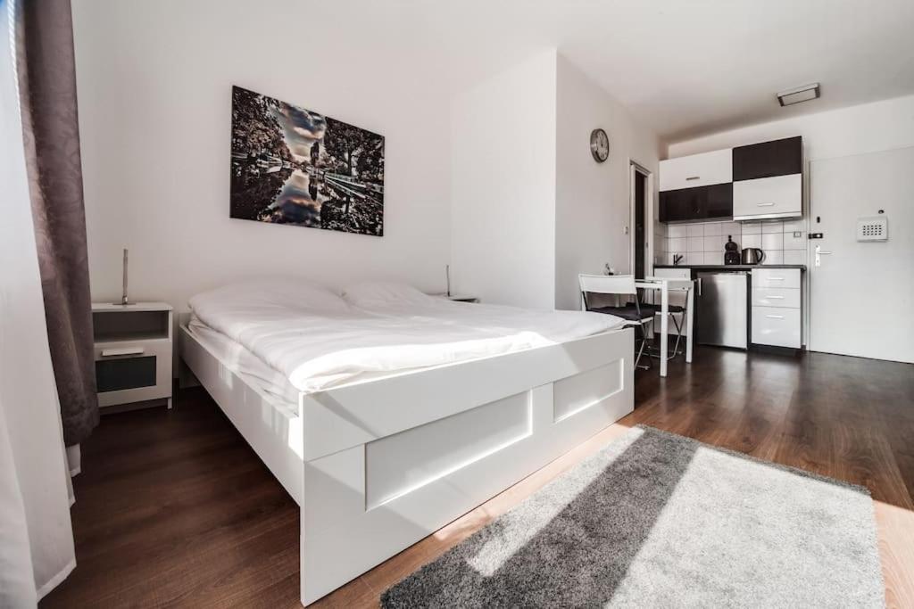 Top floor studio with terrace