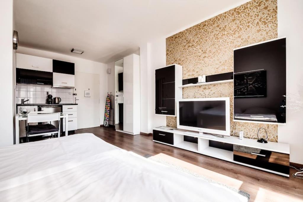 Top floor studio with terrace