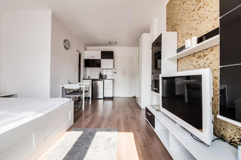Top floor studio with terrace