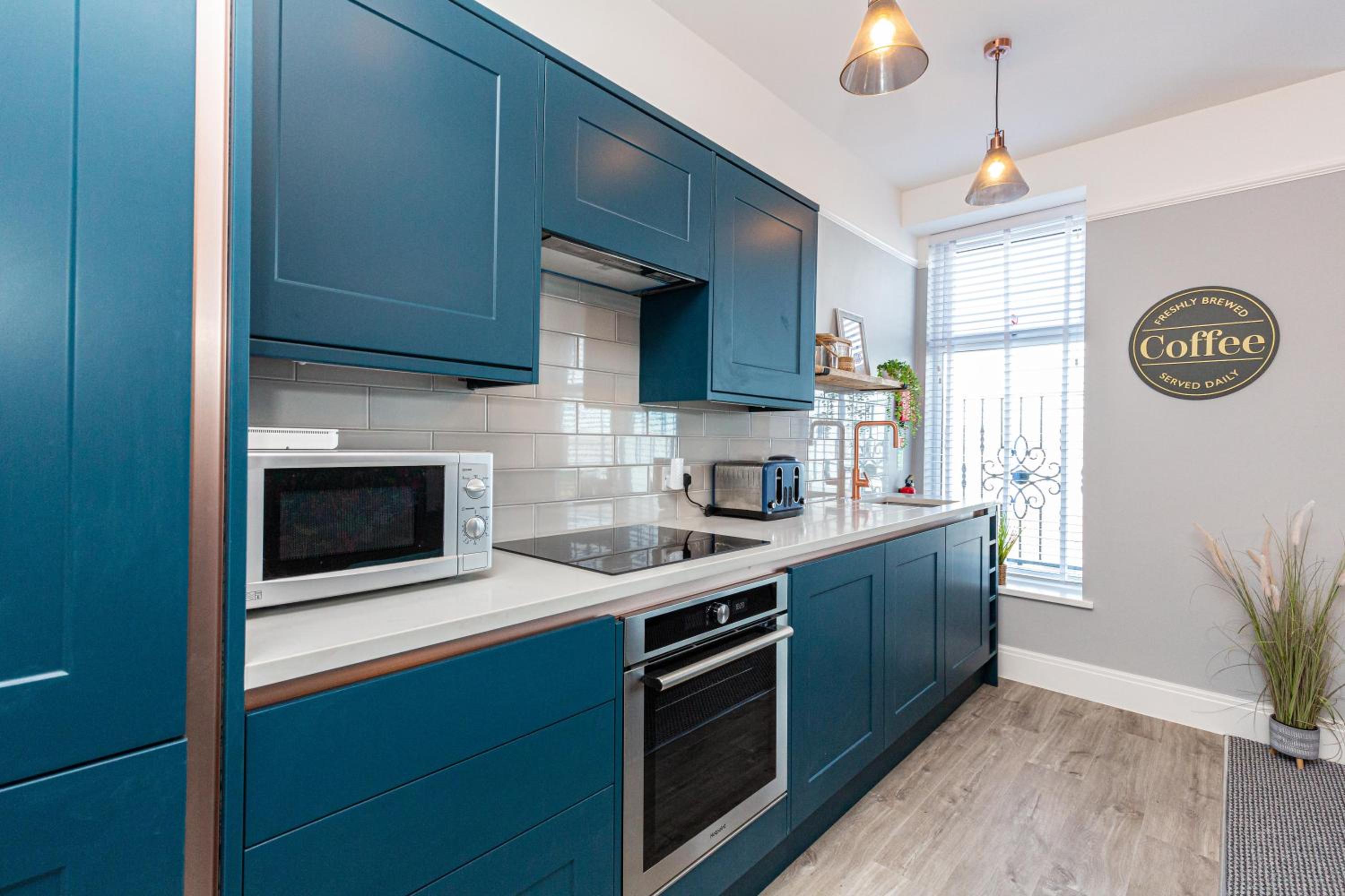 Stylish Seafront Apartment - Sleeps 6 - Gateway to the Lakes view 2