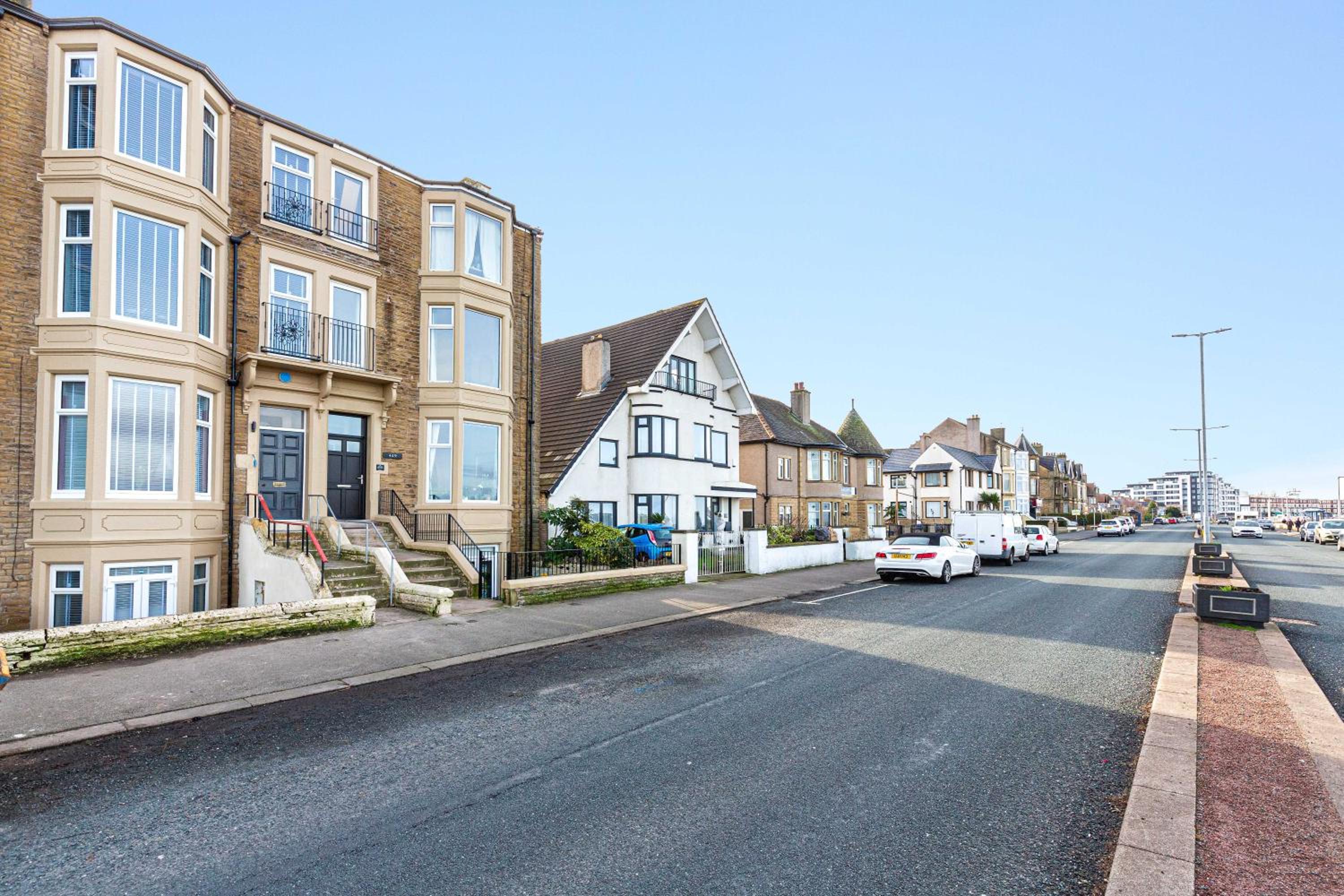 Stylish Seafront Apartment - Sleeps 6 - Gateway to the Lakes view 4