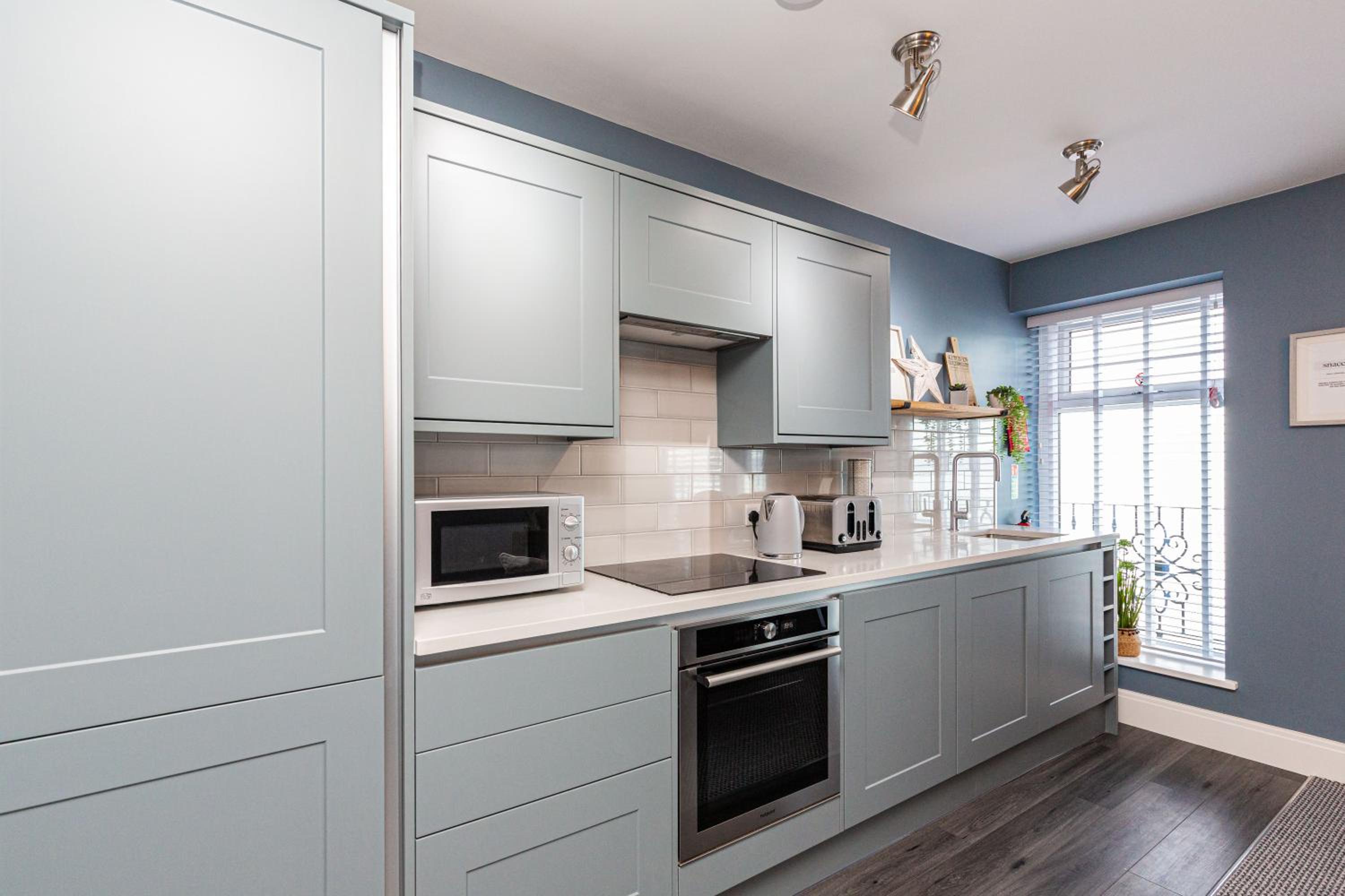 Seafront Apartment - Sleeps 6 - Gateway to the Lake District - Brand New view 2