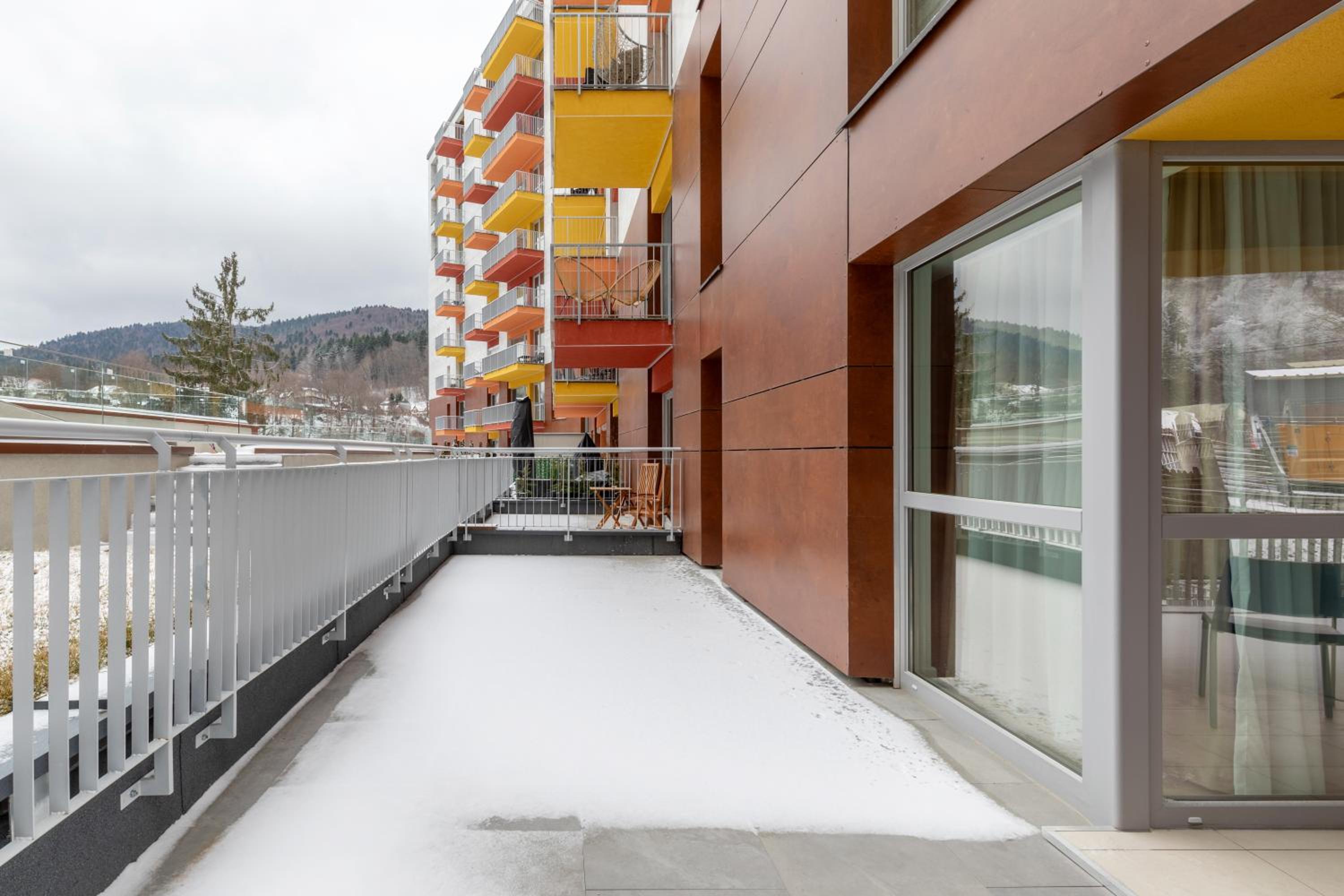 Joy Garden Apartment - Free Private Parking - Wellness Jacuzzi SPA