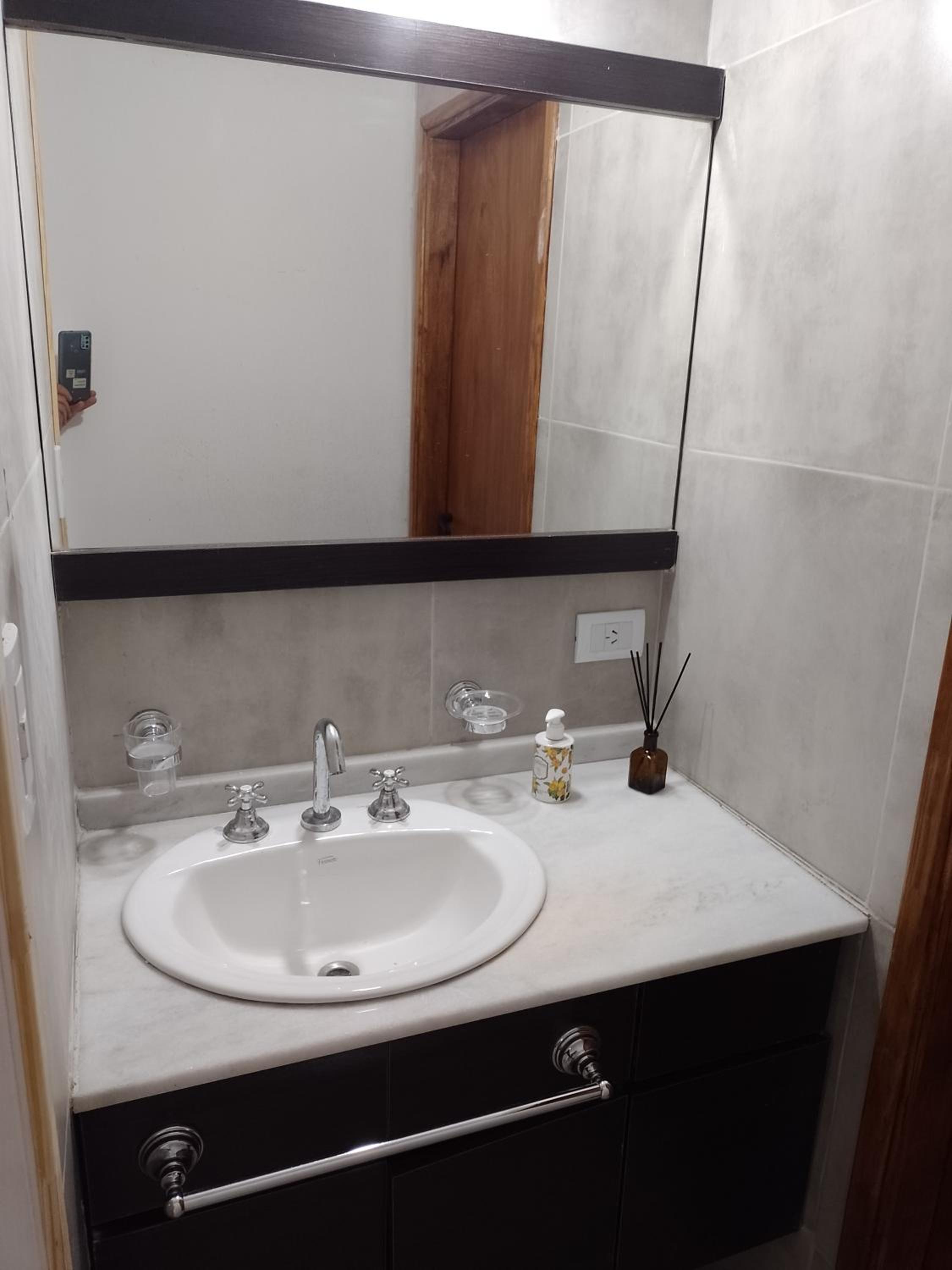 Departamento Alvear en Chascomús — bathroom