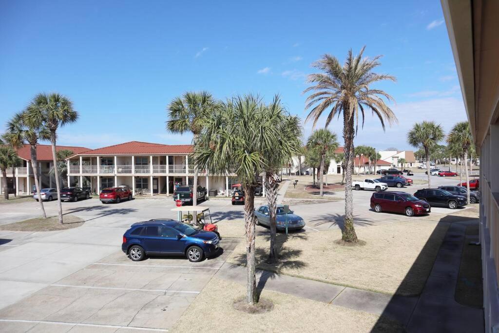 Lazy Palm 4 Pools Short Walk To Beach! Sleeps 5! view 2