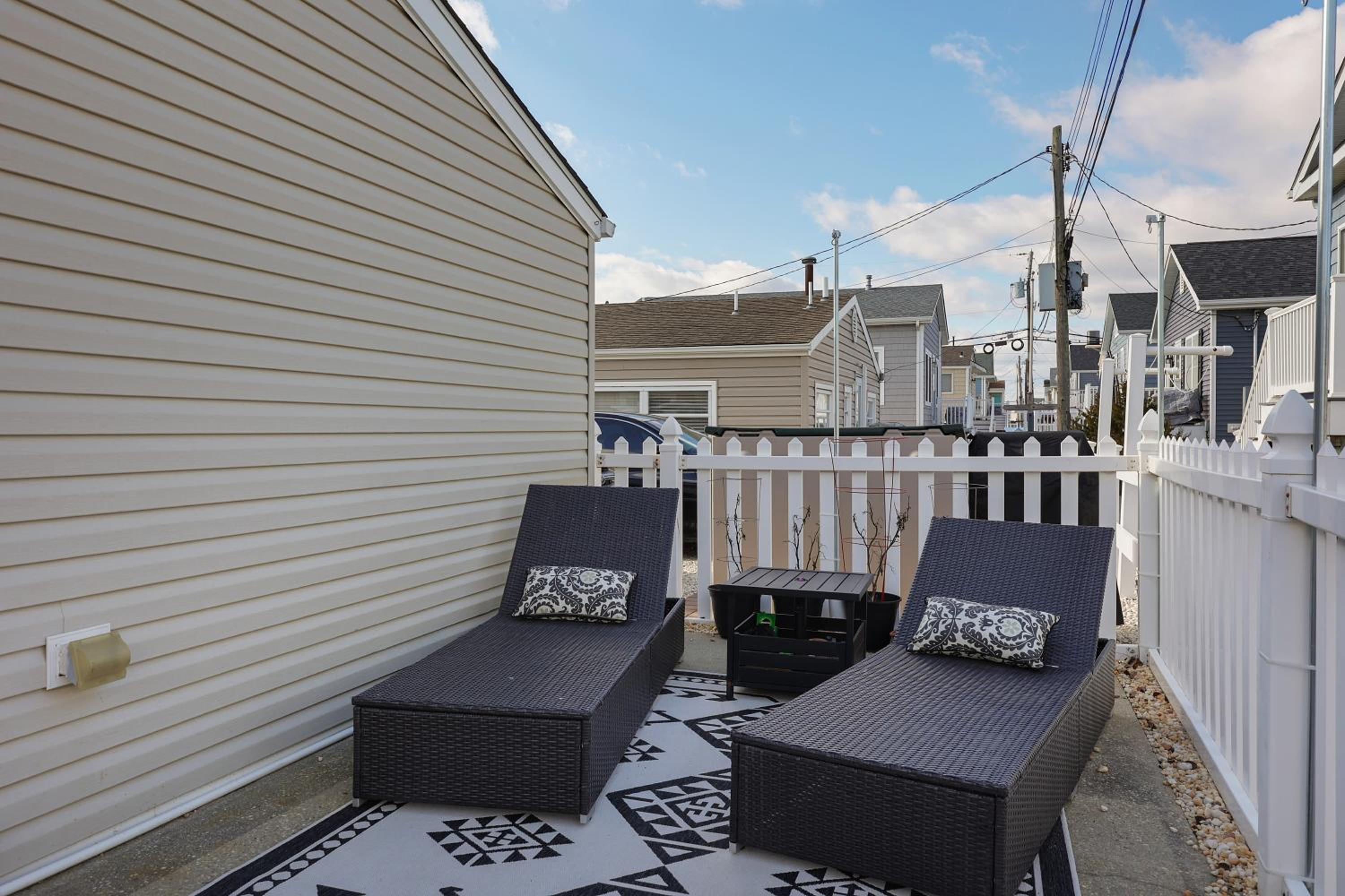Barefoot Villa- 3 min walk to Lavallette beach view 4