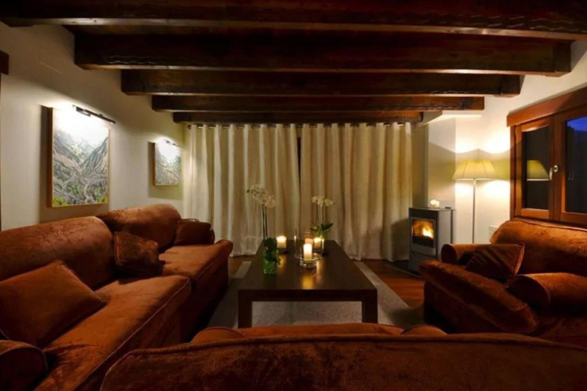 Romantic retreat with jacuzzi in Boltana