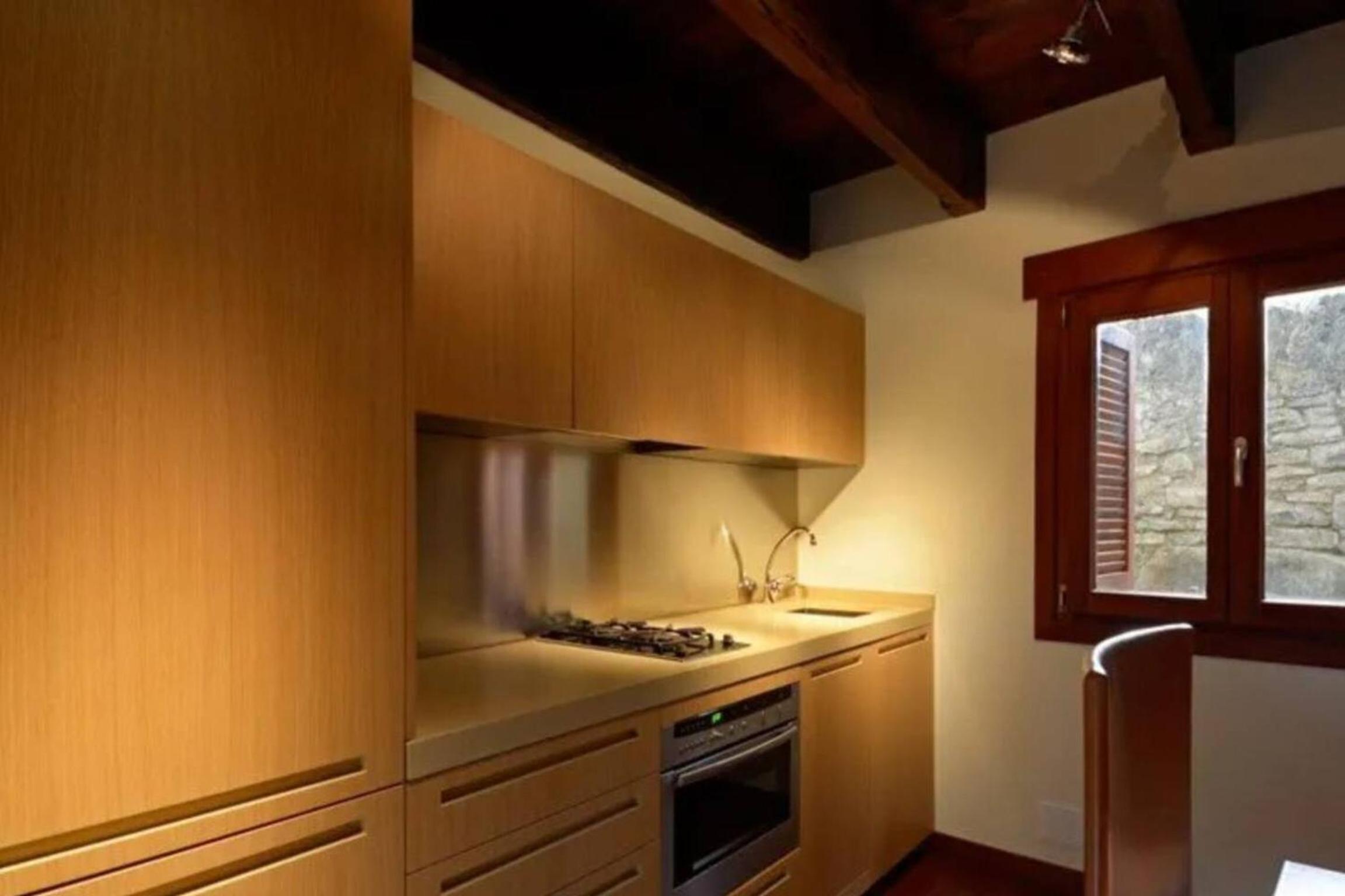 Romantic retreat with jacuzzi in Boltana