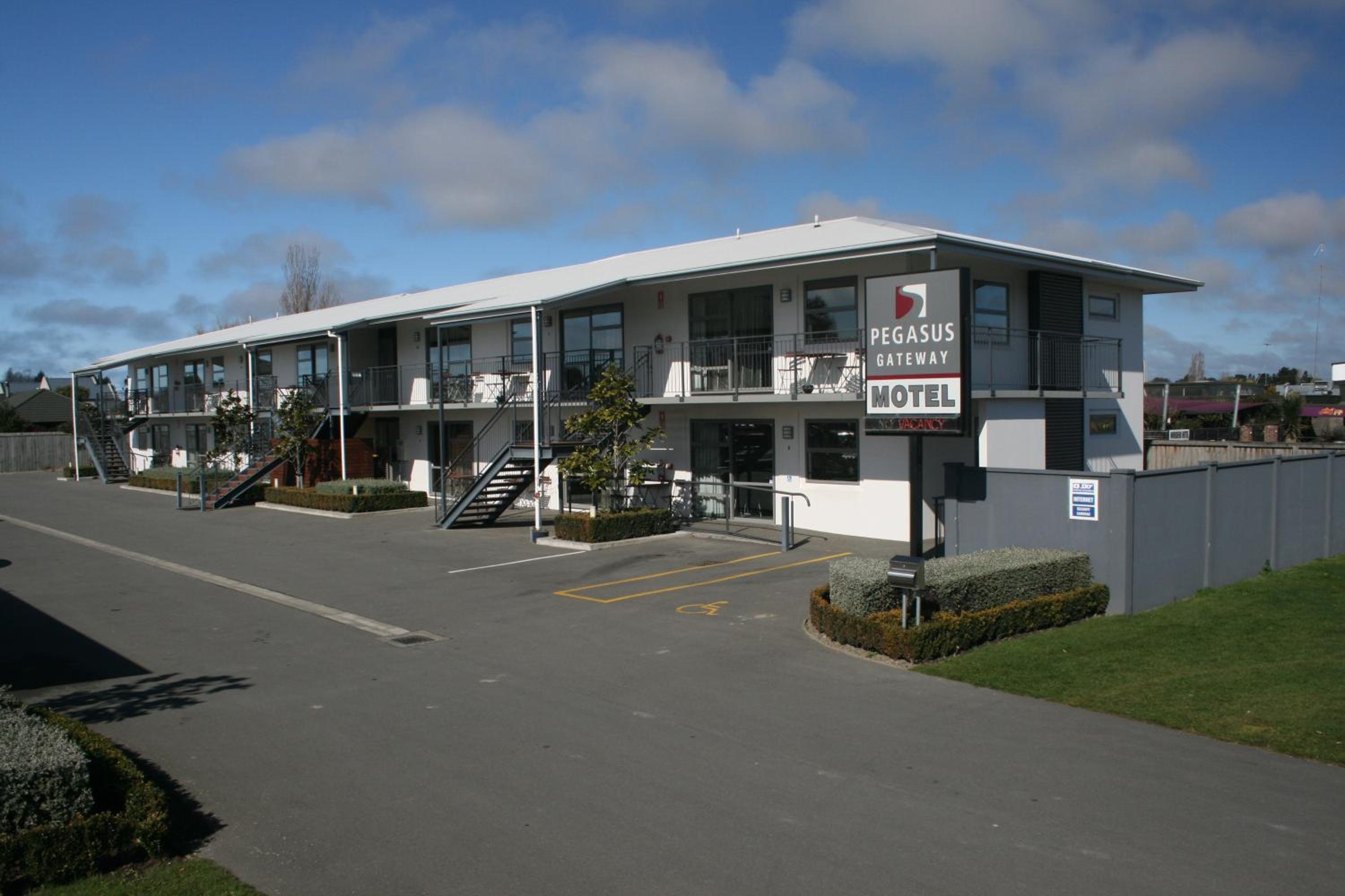 Pegasus Gateway Motels & Apartments