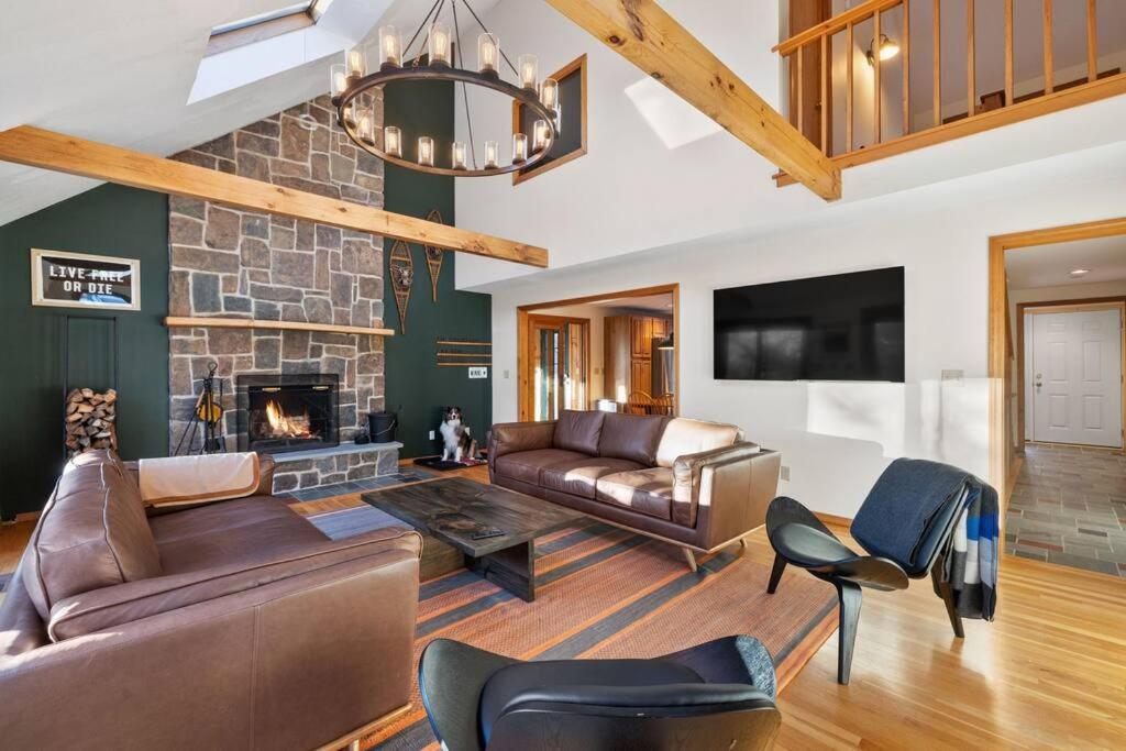 Lake Winnipesaukee Retreat (Private Beach Access) view 2