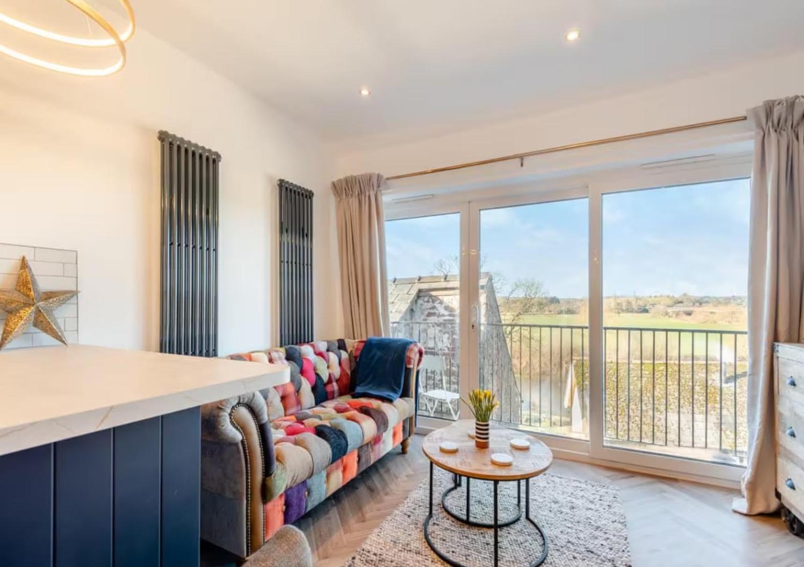 Wye Knot - Boutique 2 Bedroom Town House view 2