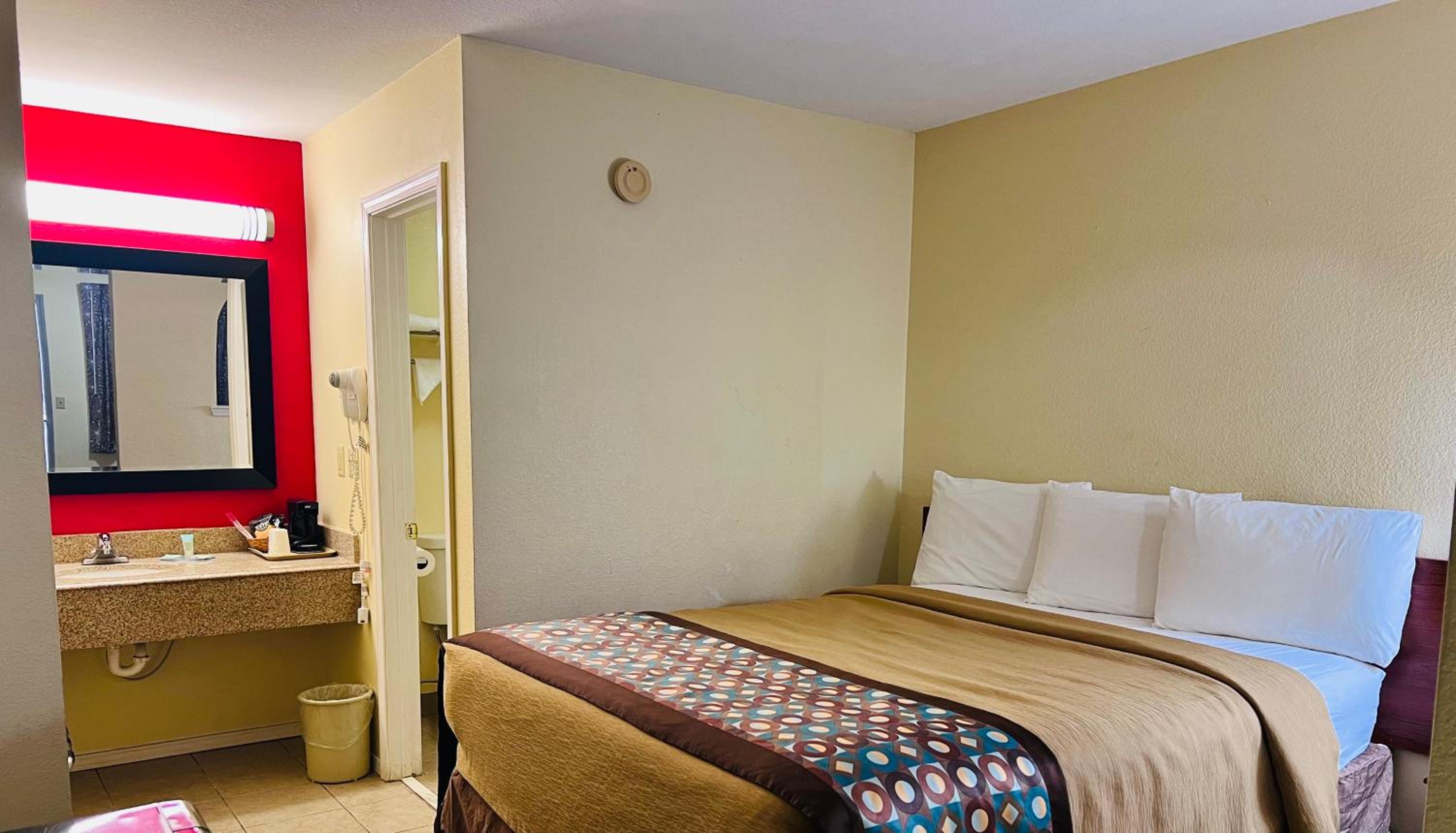 Muskogee Vacations - Suite 16 Motel - Property Image 3