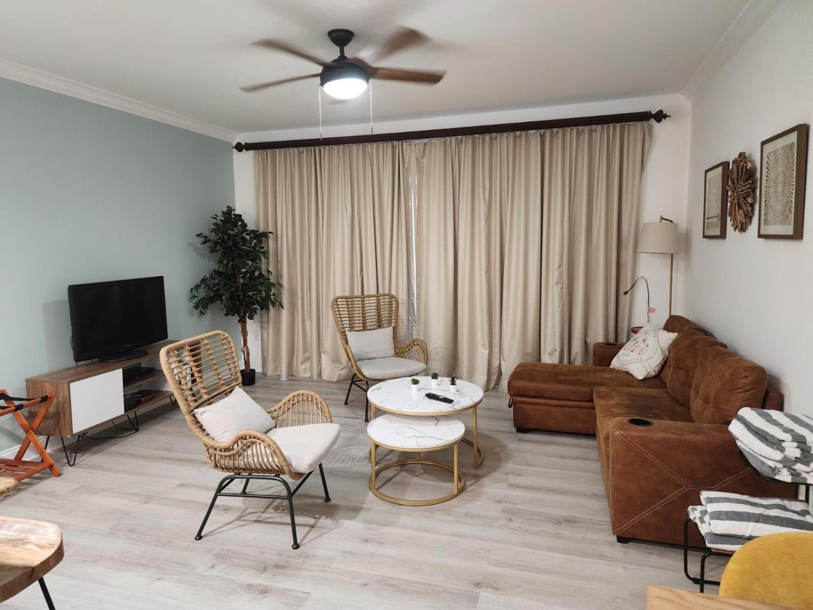 Orlando Blue Heron condo 1 mile from Disney
