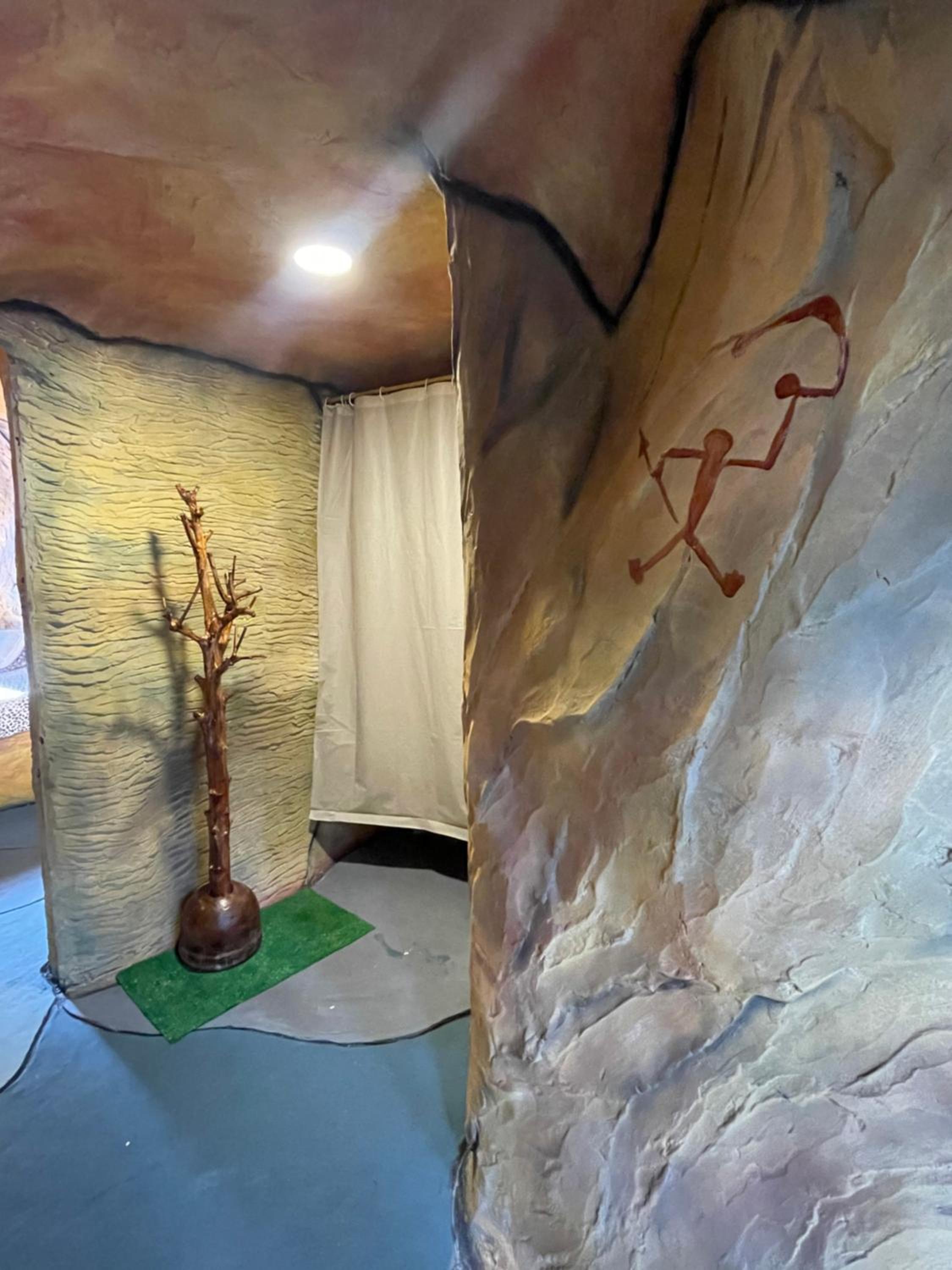 Caverna El Mirador - La Mesa