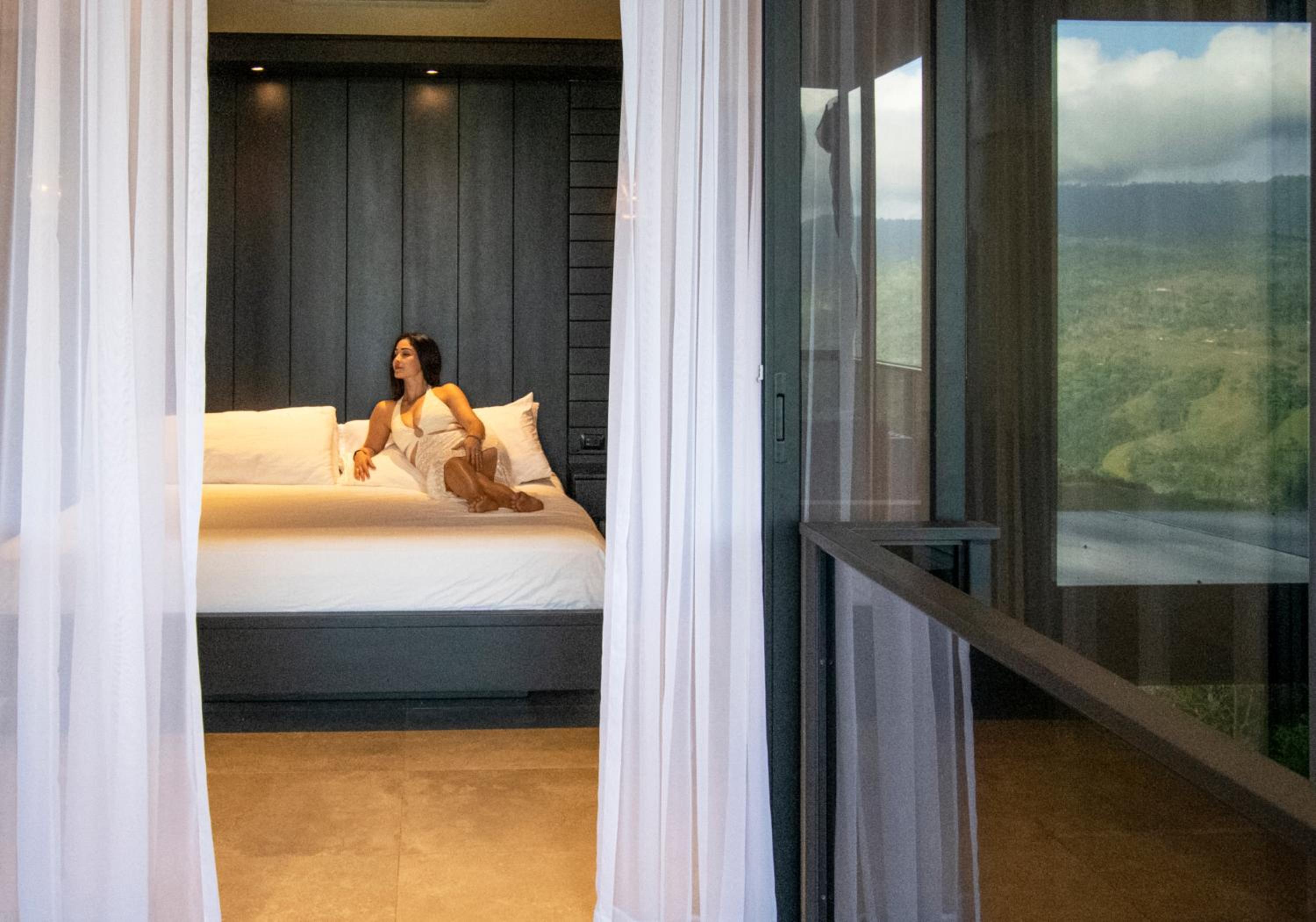 Odyssey Villa, 3 bedrooms with Pool!