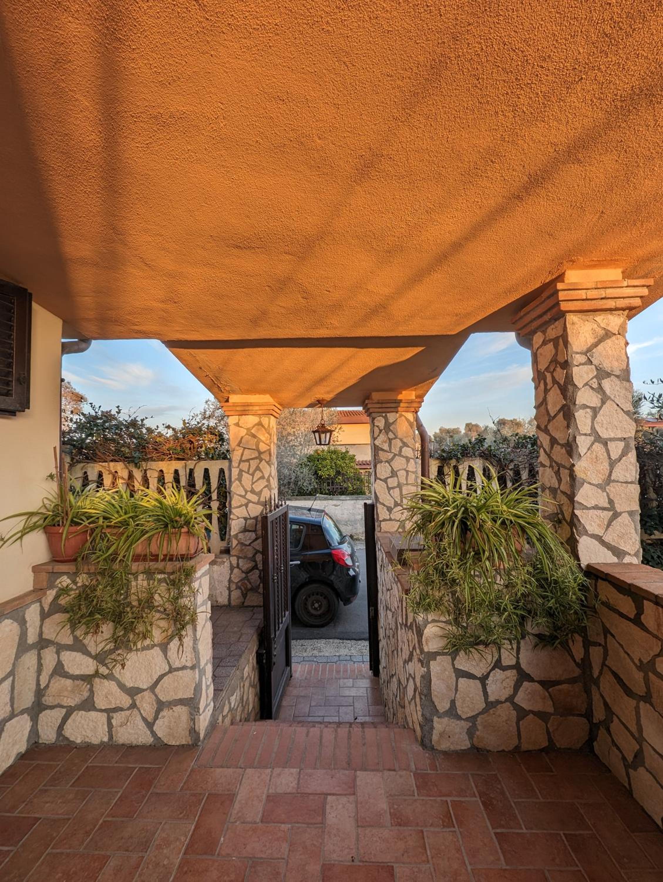 La Villetta del Gelso bianco - FAMILY, charming, spacious Rustic Villa with Garden & BBQ near Rome, Anzio e Nettuno view 2
