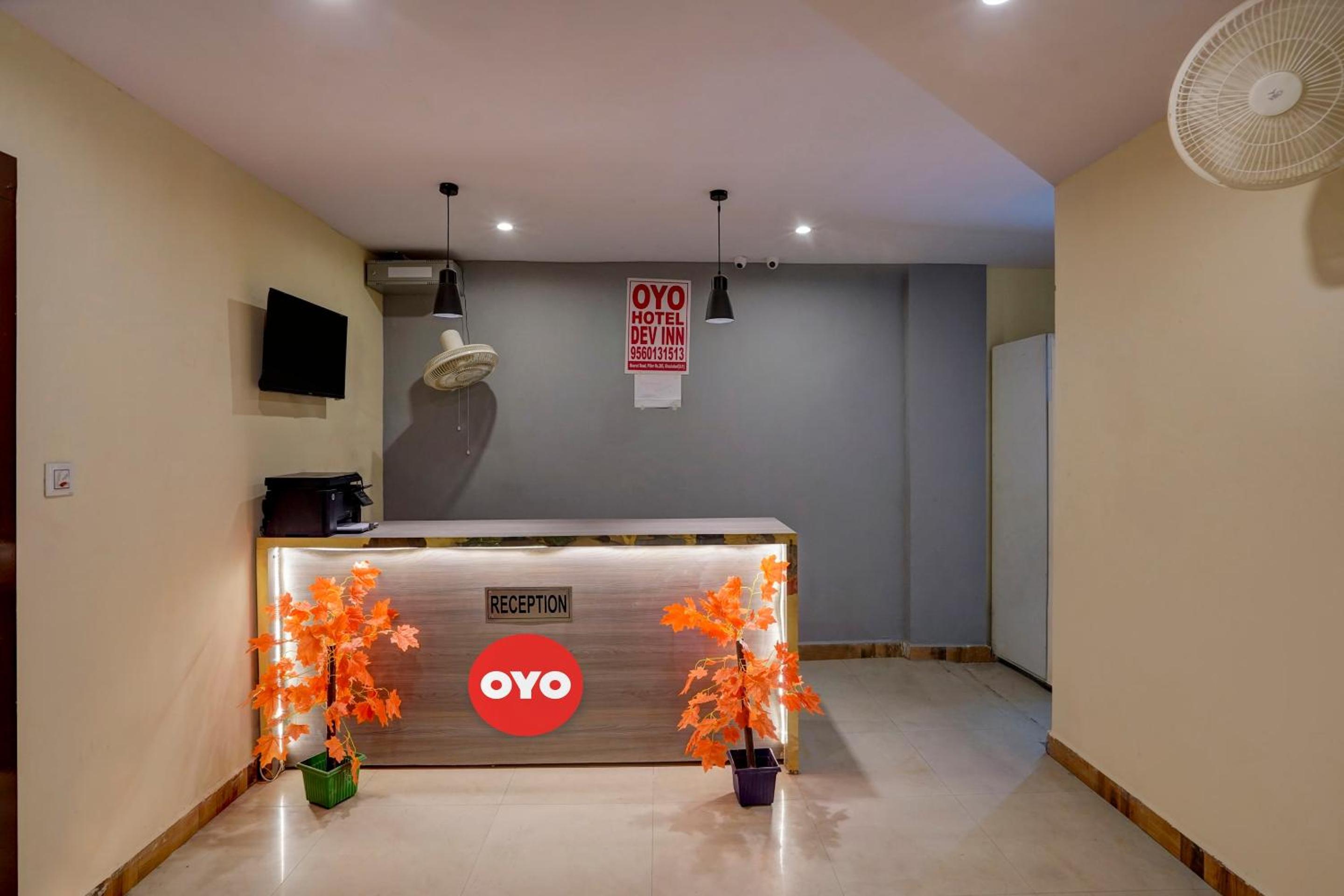 Lobby & Reception