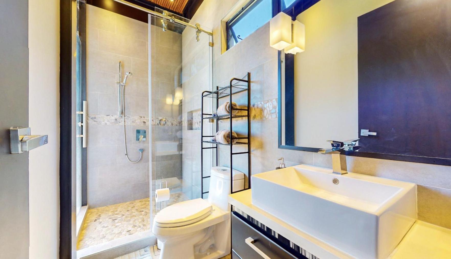 Odyssey Villa, 3 bedrooms with Pool!
