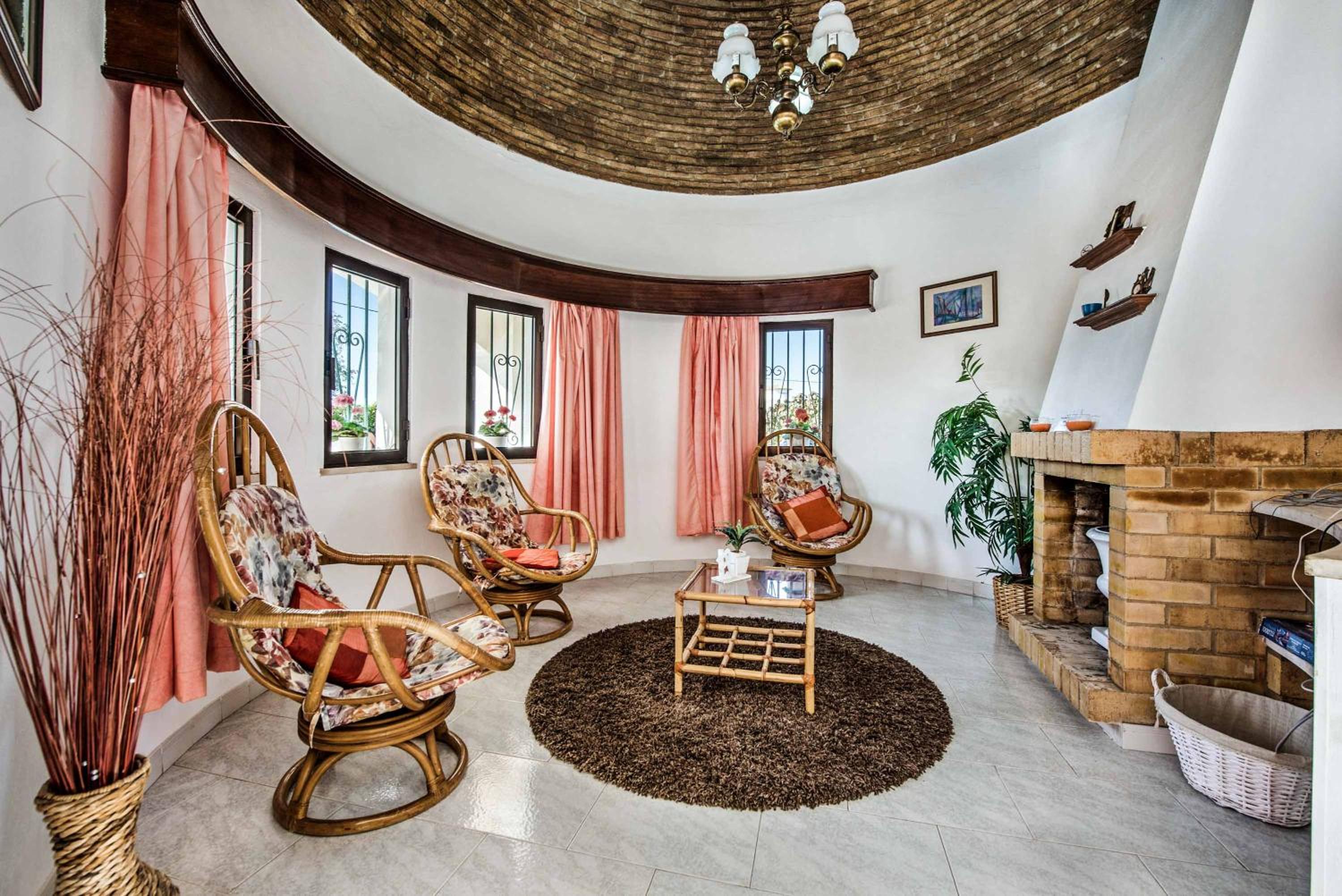 Villa Gira