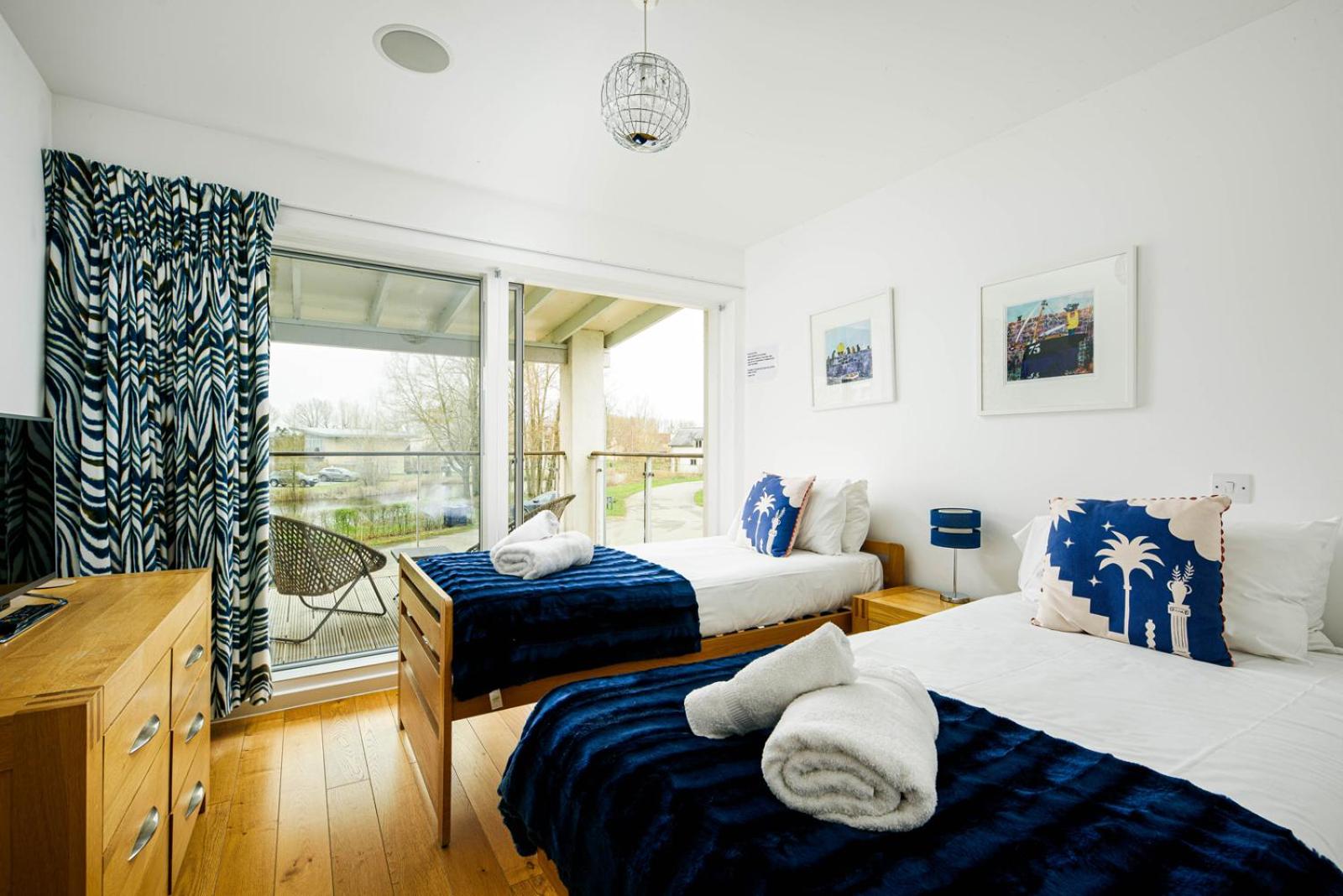Lakeside property with spa on a nature reserve Bryony HM35 view 2
