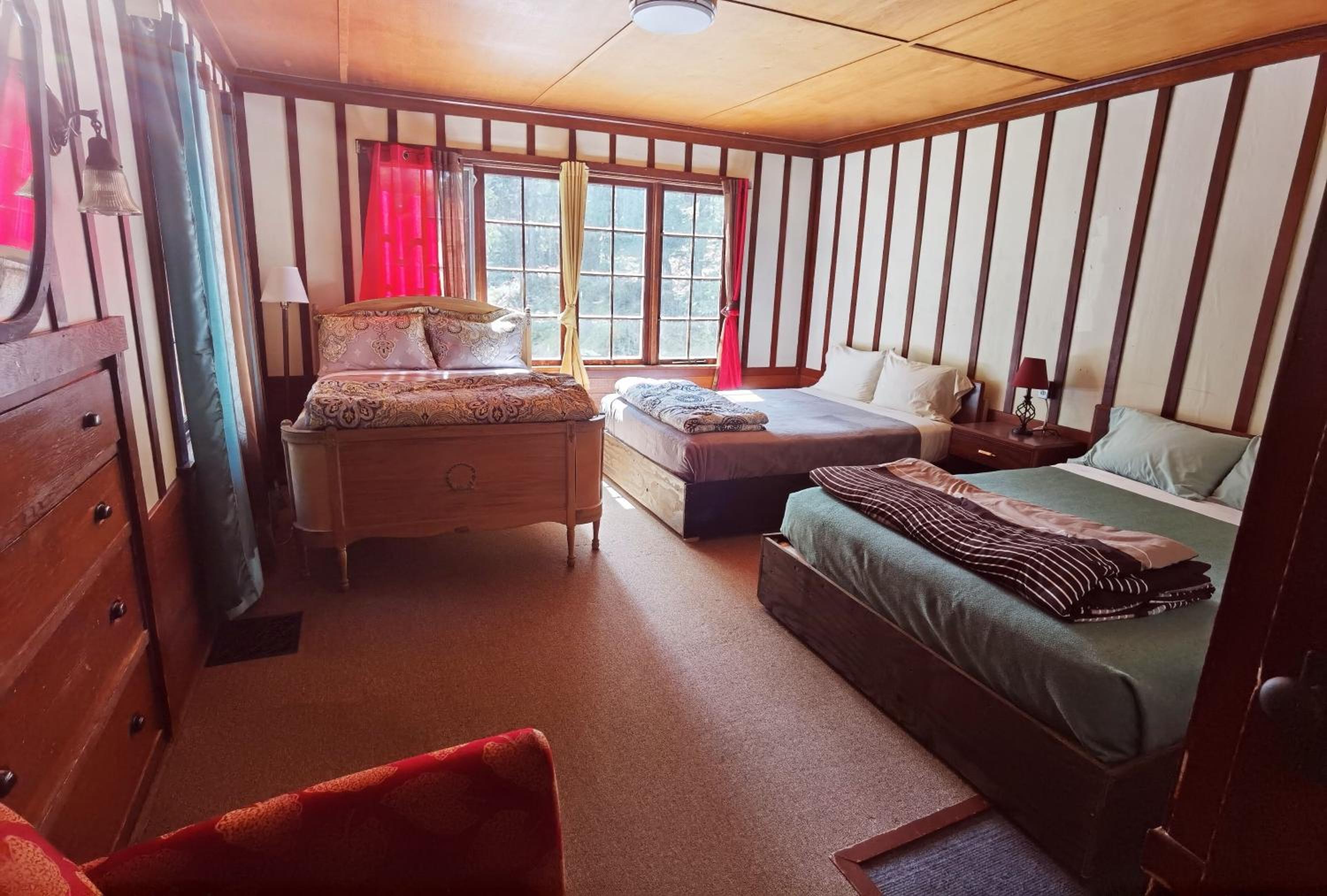 Large Lodge at Rainier Lodge (0.4 miles from entrance)