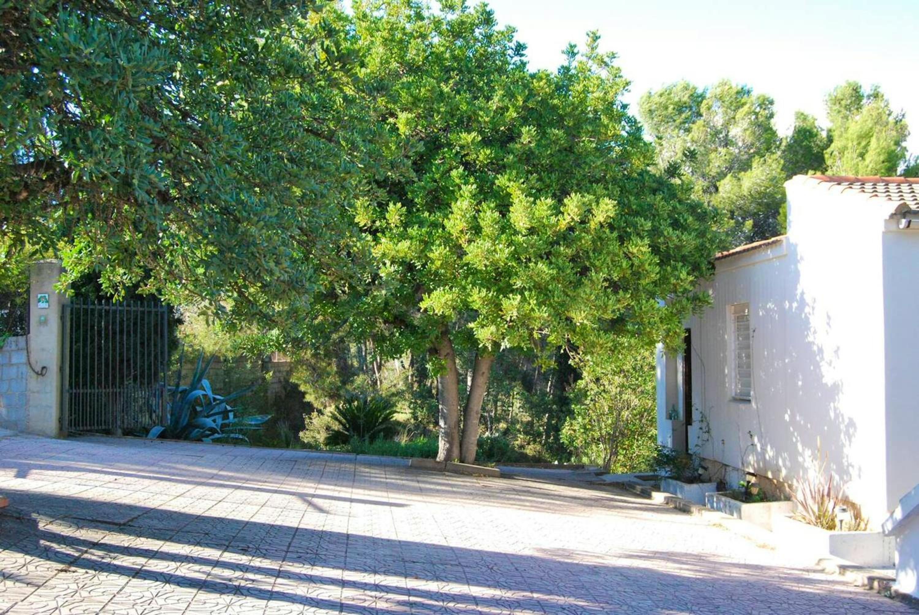 Charming Chalet in Valencia with Year Round Pool