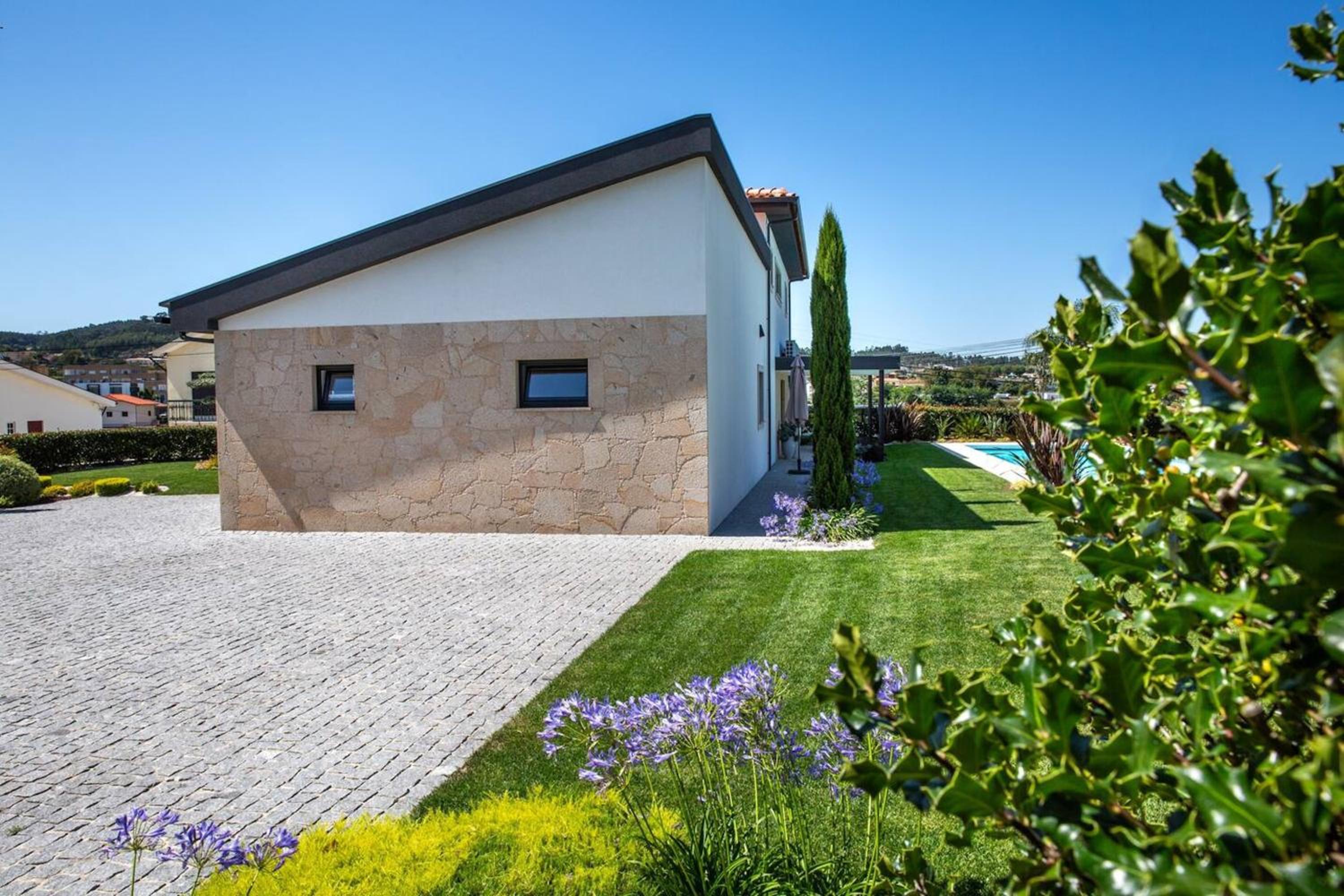 Cosy Chalet in Várzea with Private Pool