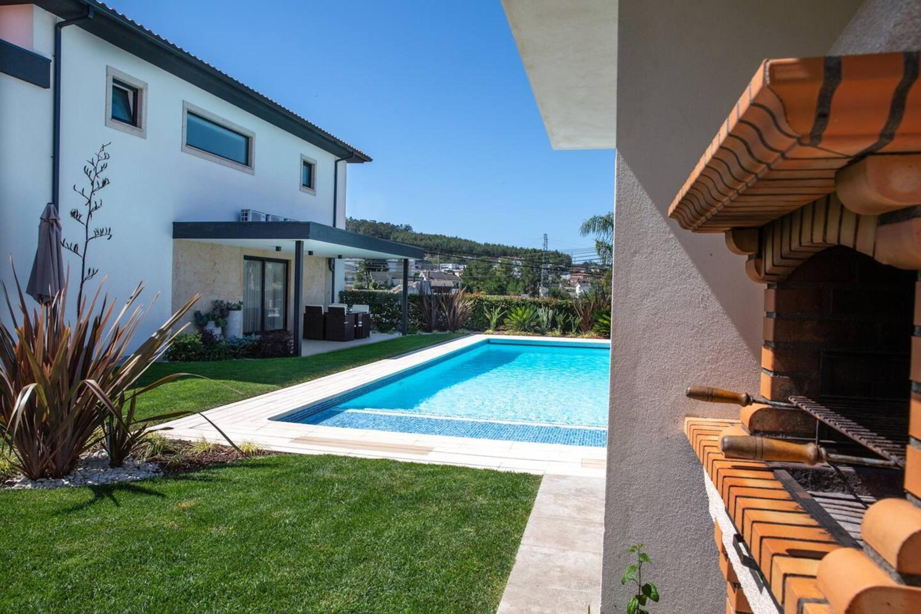 Cosy Chalet in Várzea with Private Pool