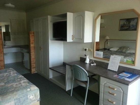 The Crossing Motel