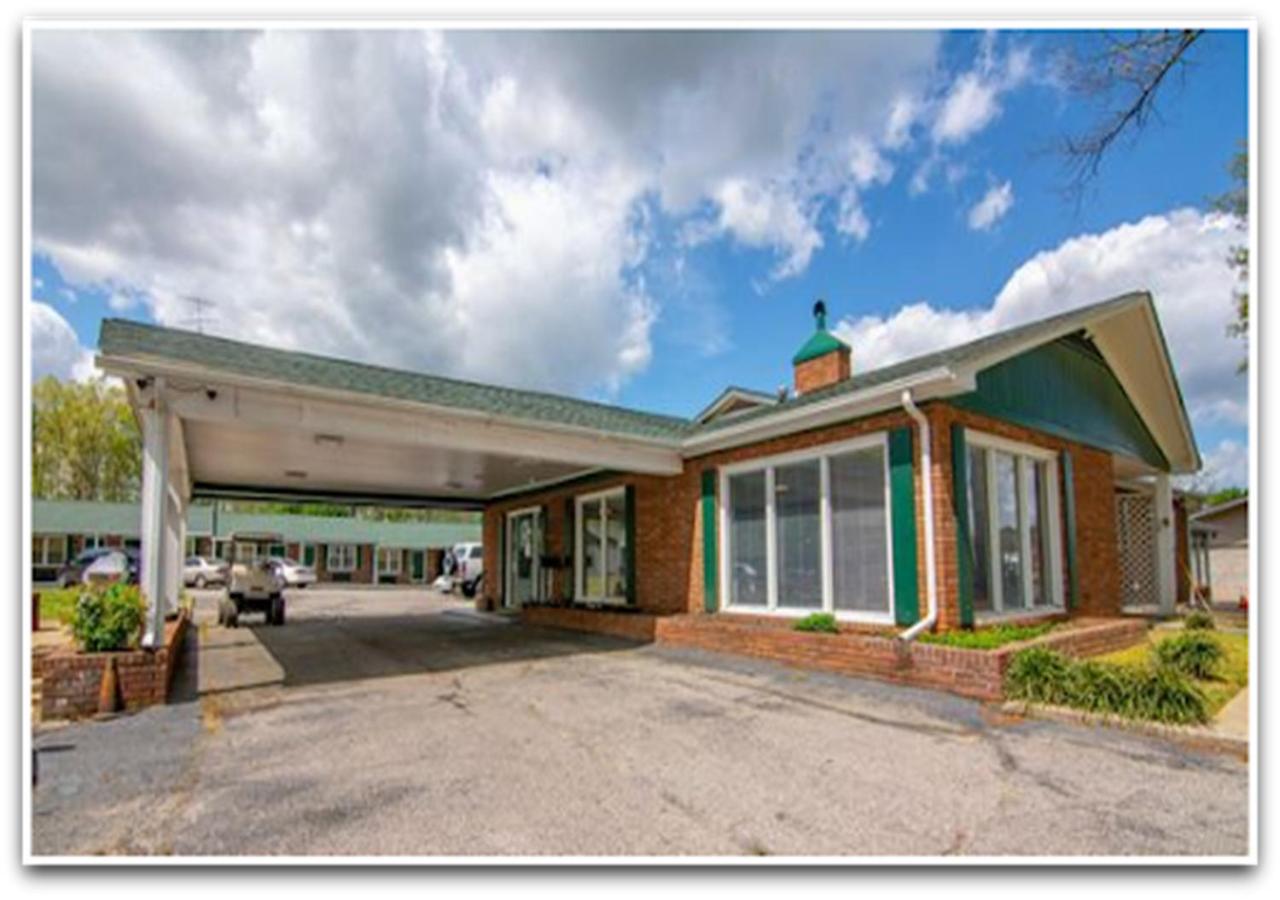 Danville Vacations - EDEN INN - Property Image 1