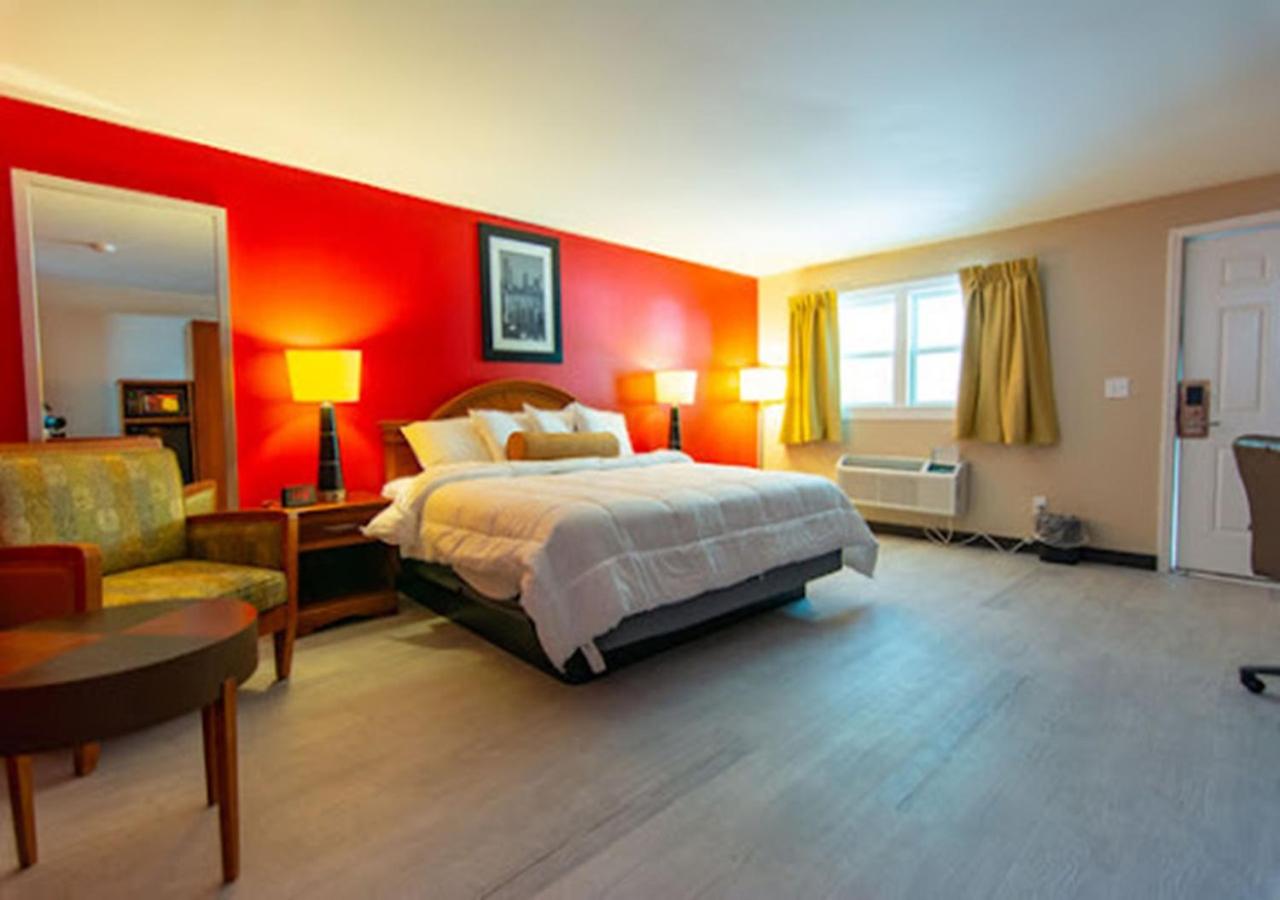 Danville Vacations - EDEN INN - Property Image 3
