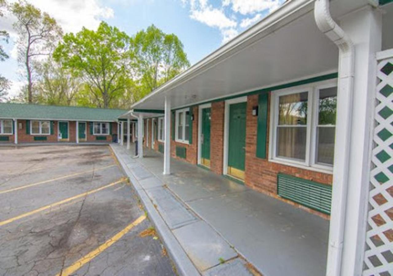 Danville Vacations - EDEN INN - Property Image 4