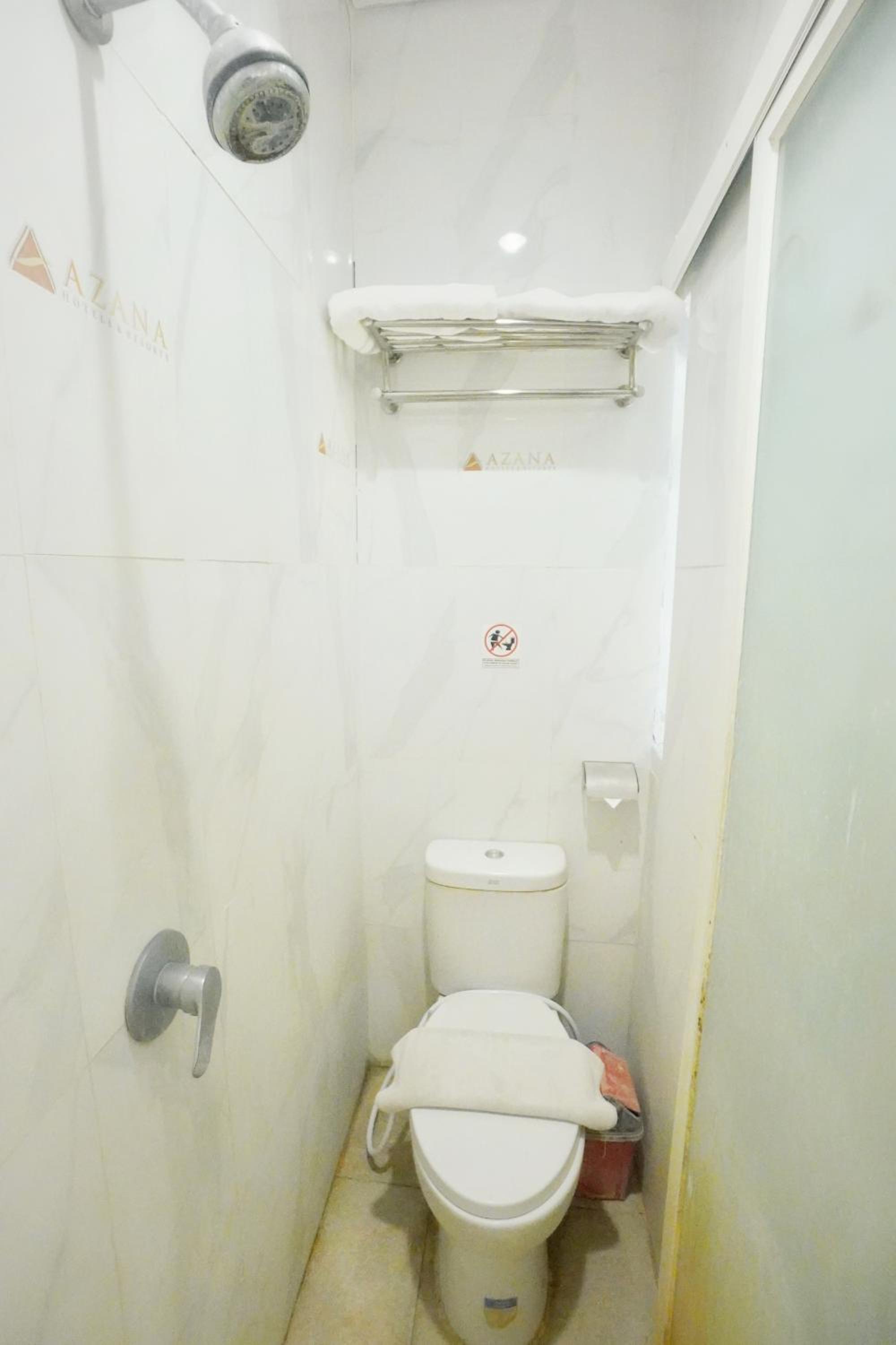 Front One Budget Hotel Tirtonadi Solo