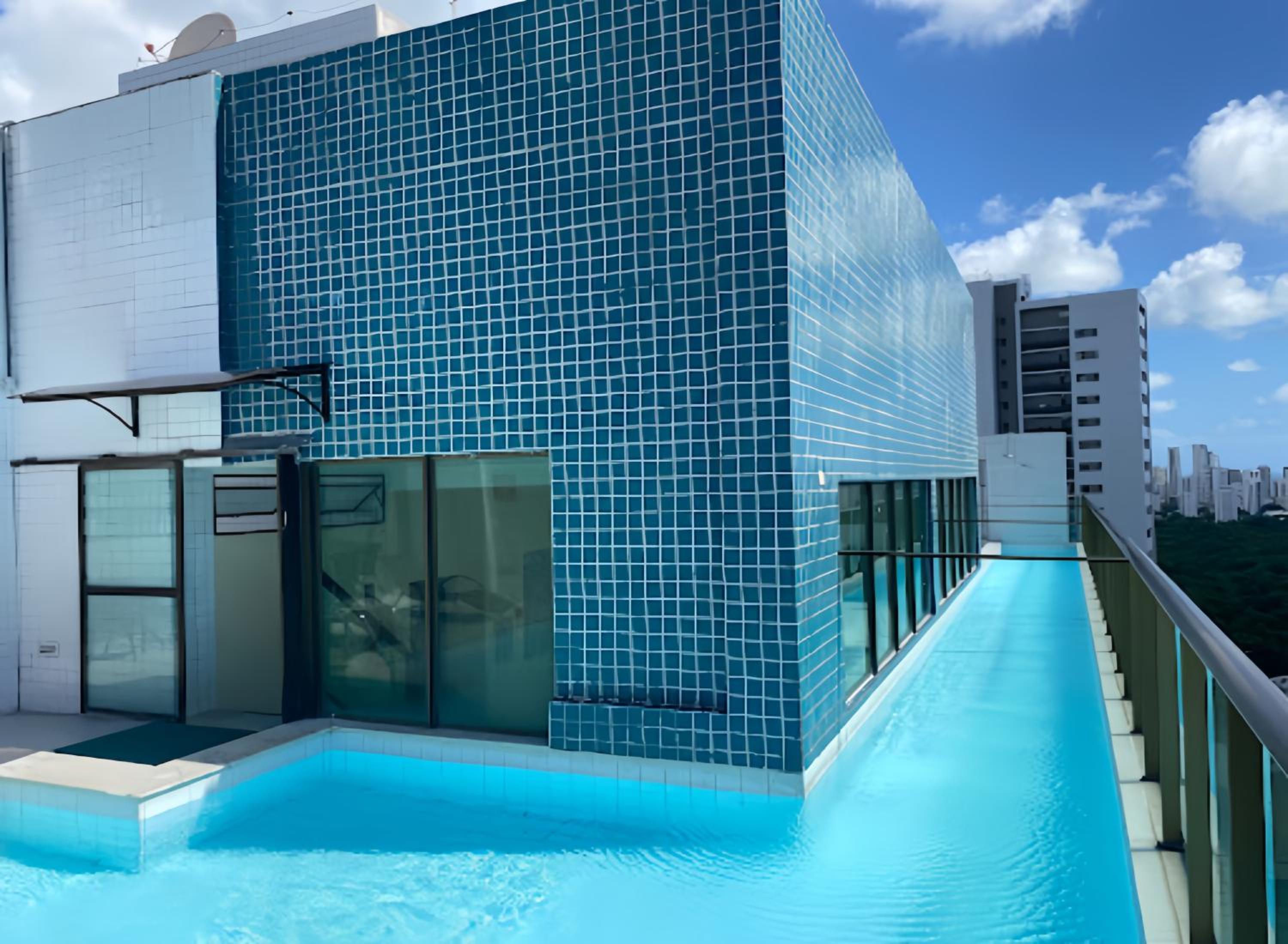 FLAT Praia Boa Viagem - Piscina no ROFTOP - Garagem & WIFI - REFORMADO - Ar condicionado - 24H CHECK IN - Shopping Recife - Enxoval Incluso