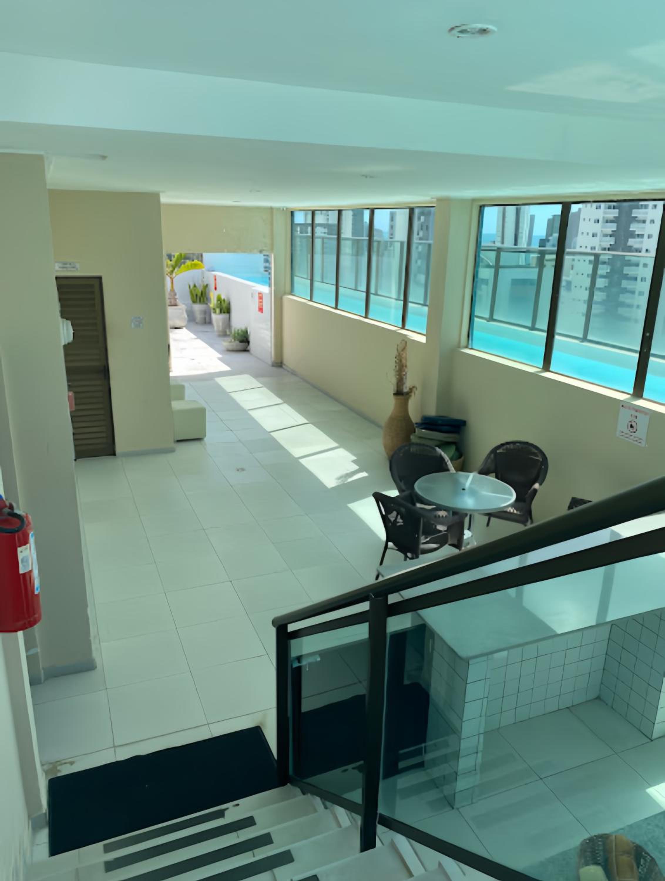 FLAT Praia Boa Viagem - Piscina no ROFTOP - Garagem & WIFI - REFORMADO - Ar condicionado - 24H CHECK IN - Shopping Recife - Enxoval Incluso