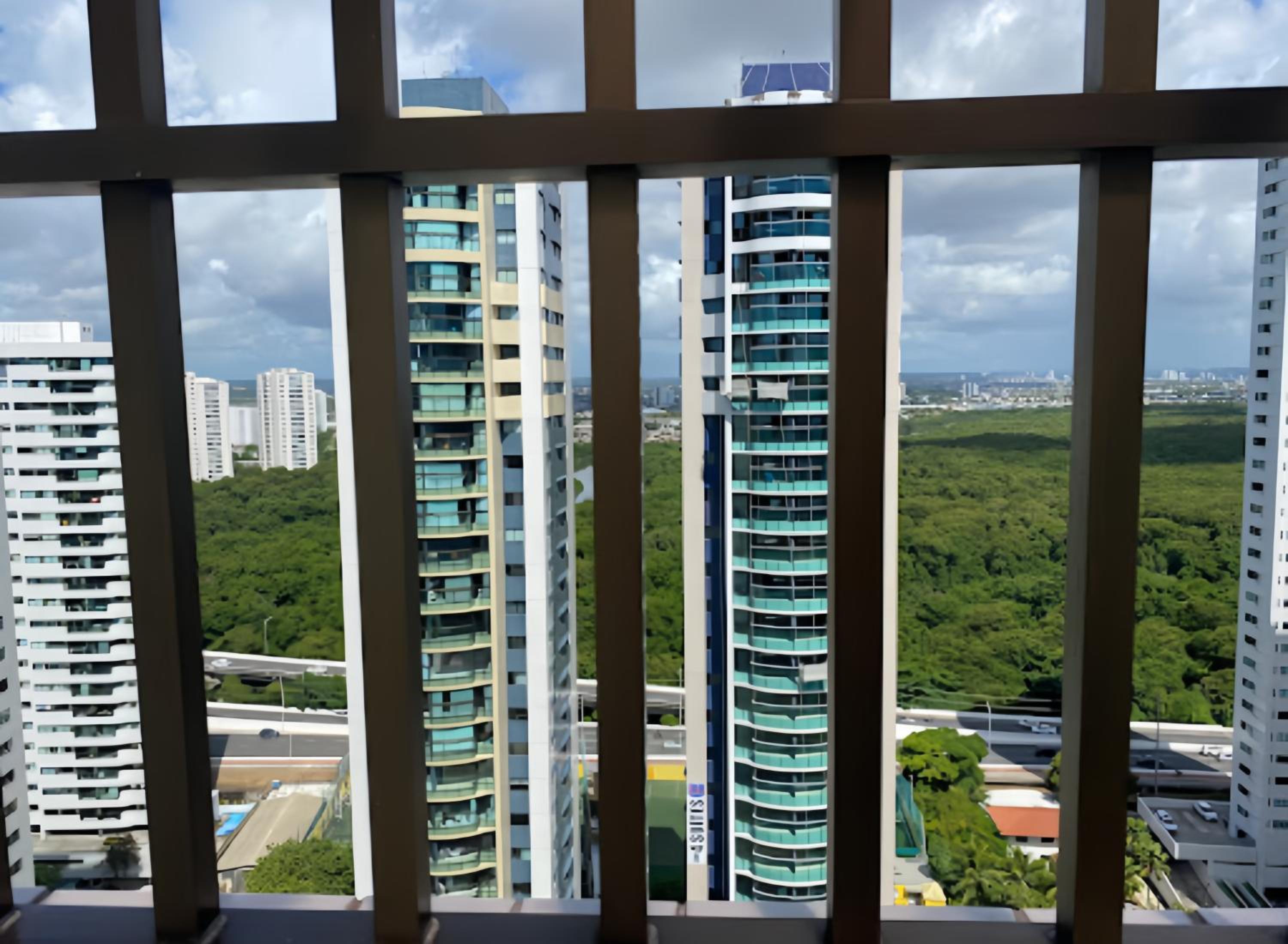 FLAT Praia Boa Viagem - Piscina no ROFTOP - Garagem & WIFI - REFORMADO - Ar condicionado - 24H CHECK IN - Shopping Recife - Enxoval Incluso