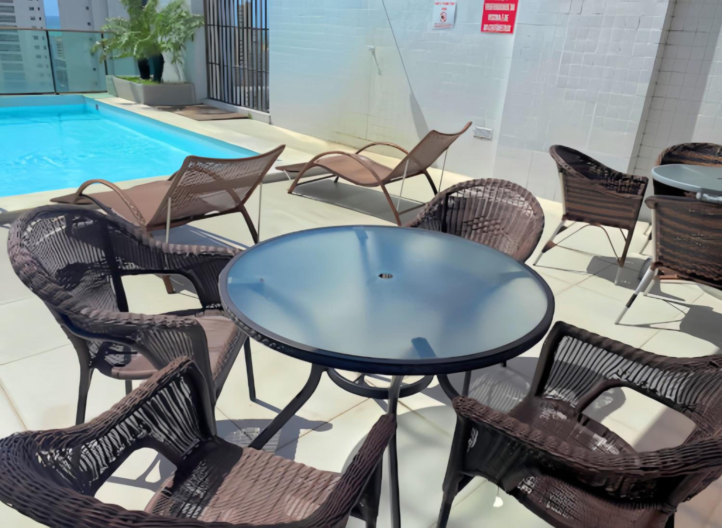 FLAT Praia Boa Viagem - Piscina no ROFTOP - Garagem & WIFI - REFORMADO - Ar condicionado - 24H CHECK IN - Shopping Recife - Enxoval Incluso