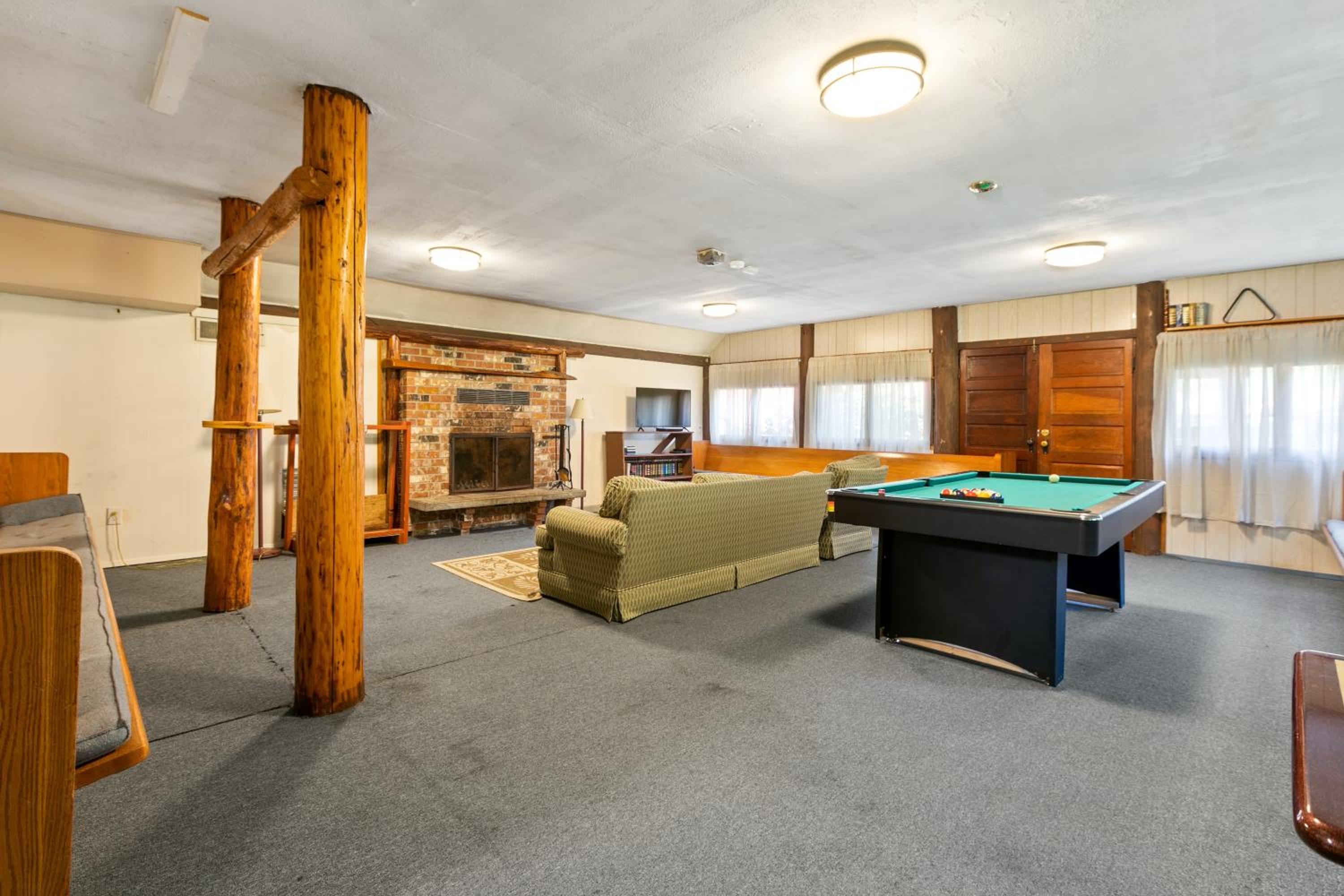 Front Lodge at Rainier Lodge, 1 min drive to Mt Rainier entrance view 3
