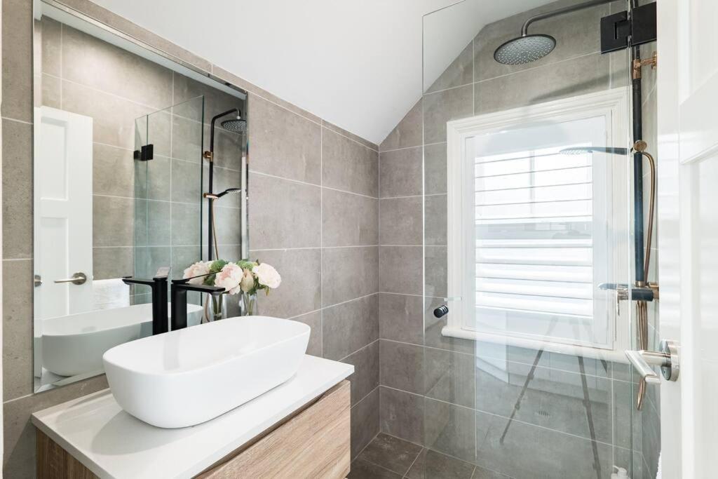 Waterfront - KING Bed Suite @ Rocks Sydney #10A