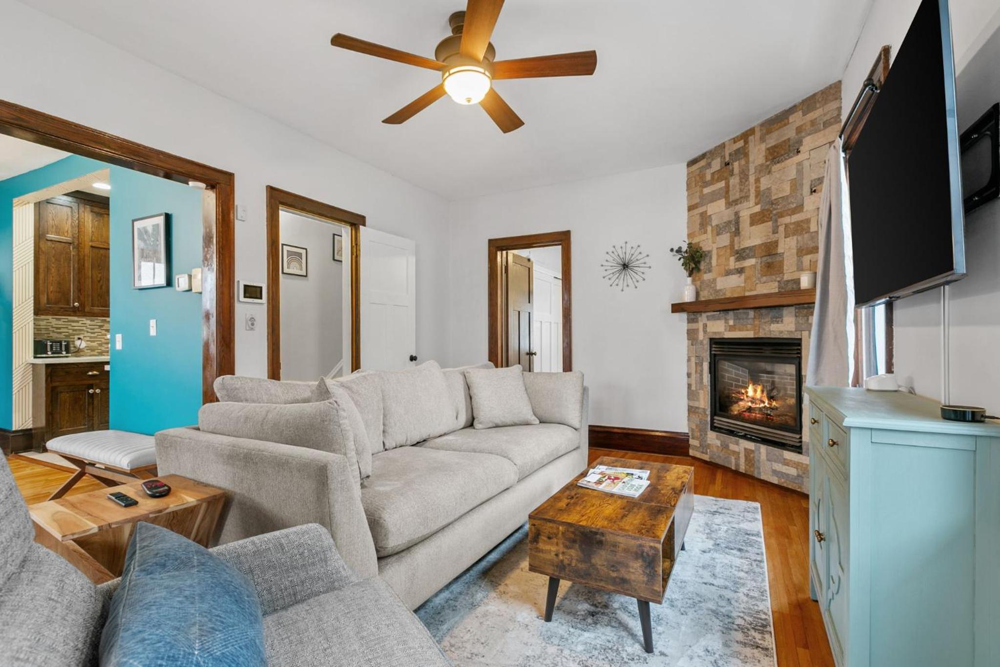 Lyndale Pleasant Getaway view 5