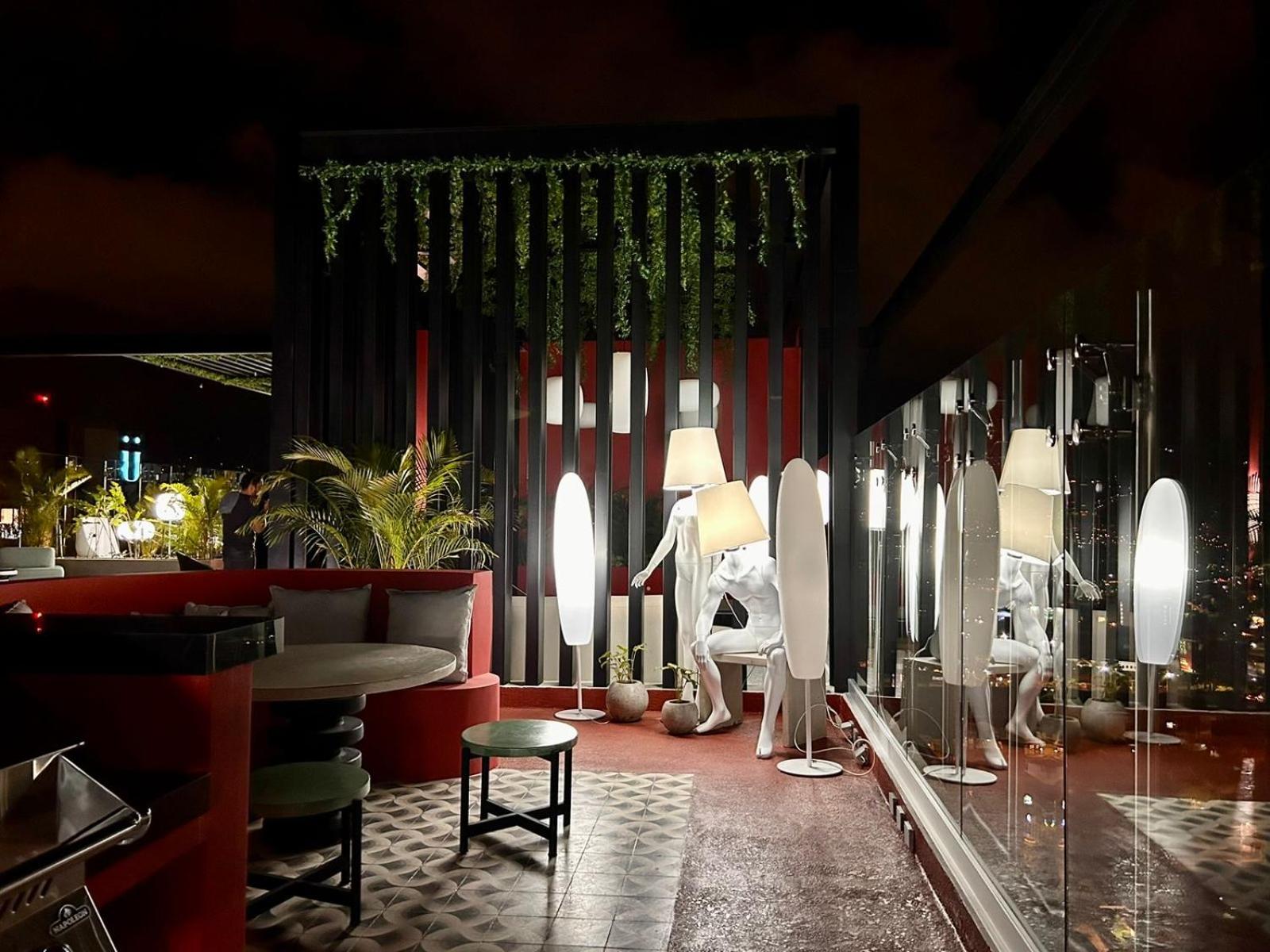 SkyGarden Nunciatura Luxury Apartment #705