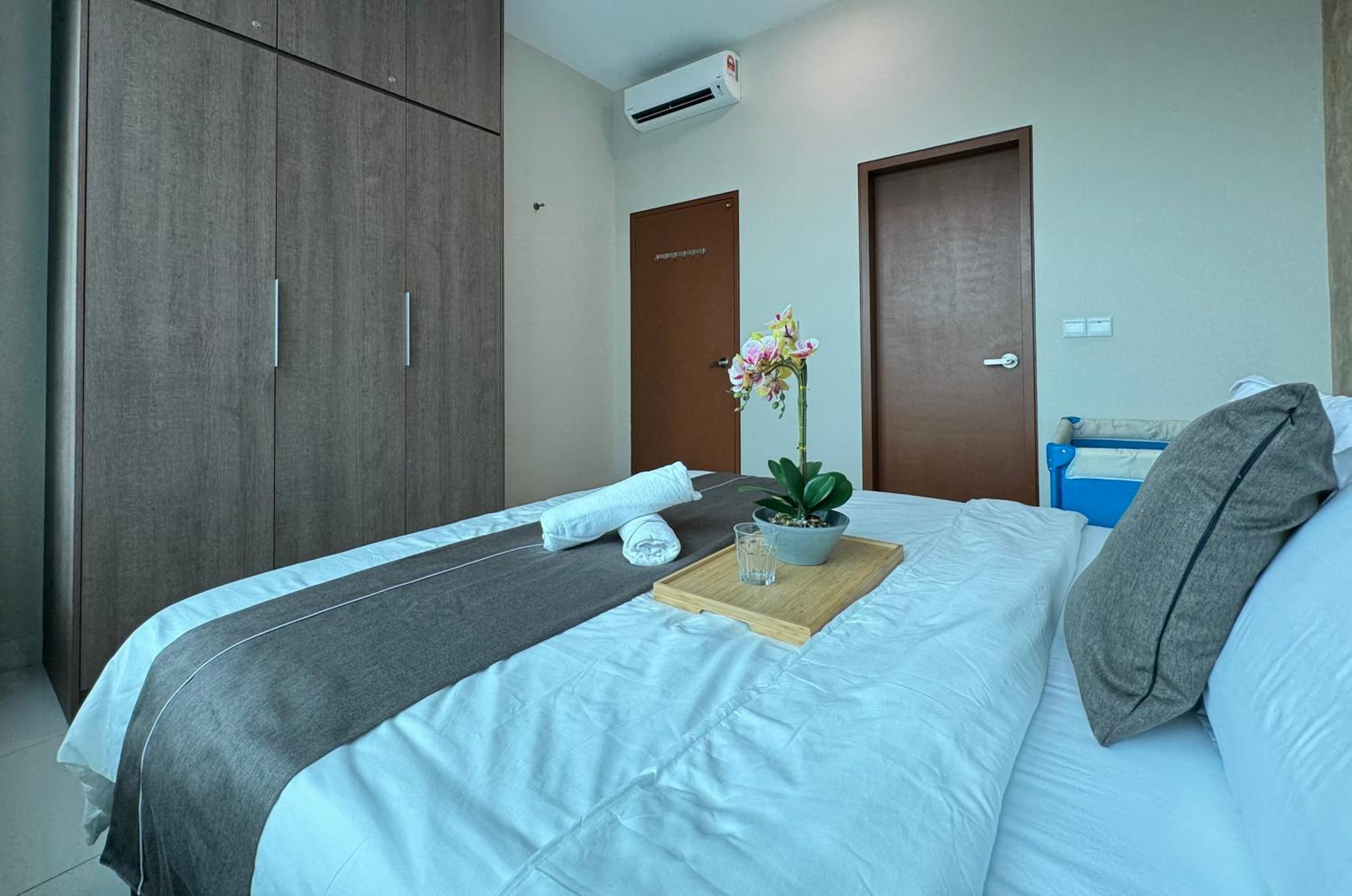 Greenfield A Residence Sunway Subang 10 Pax 3R2B with Internet