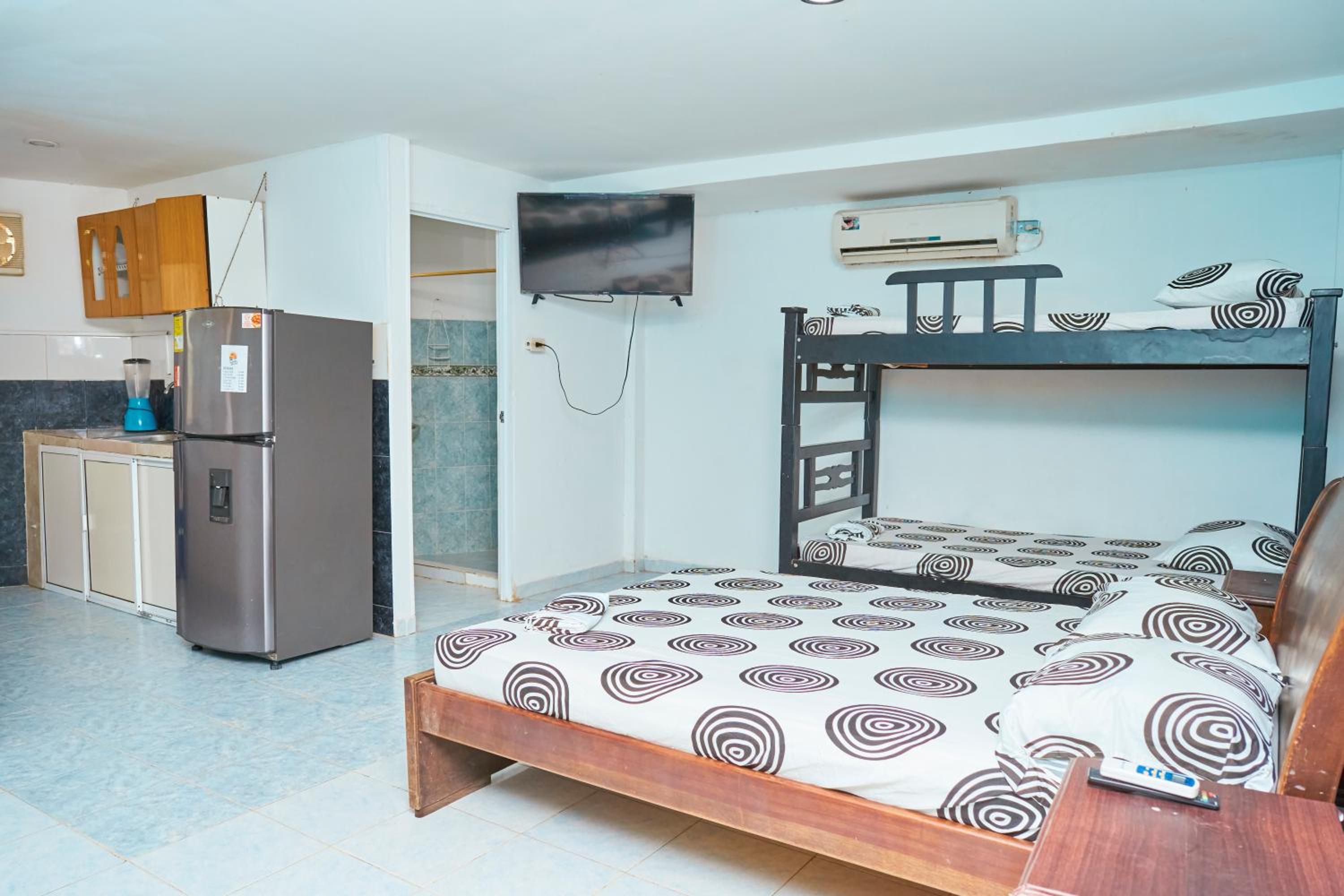 Isabella Habitaciones y aptos cerca del Aeropuerto y Playa