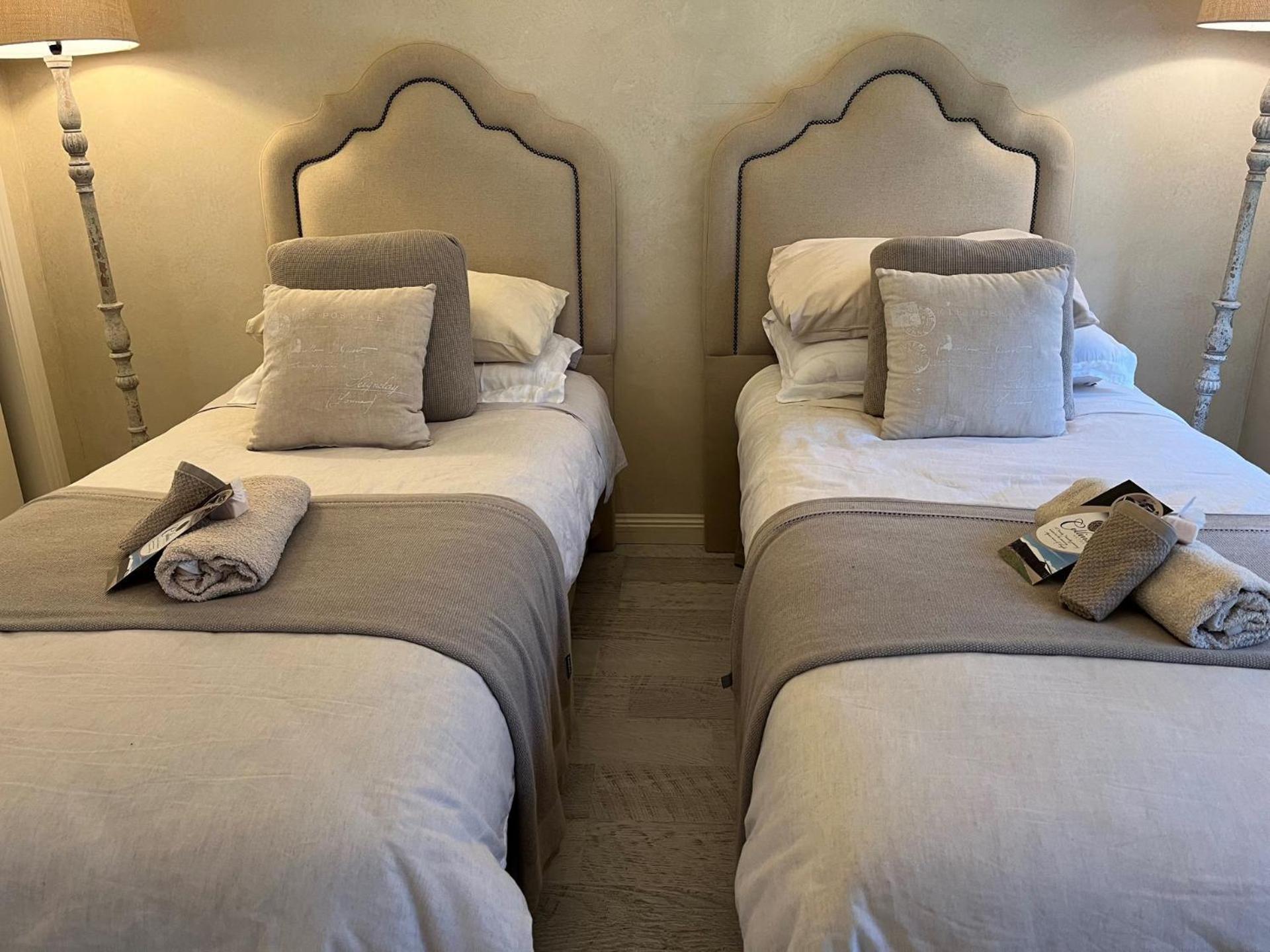 Collins Cottage - Luxury Accommodation