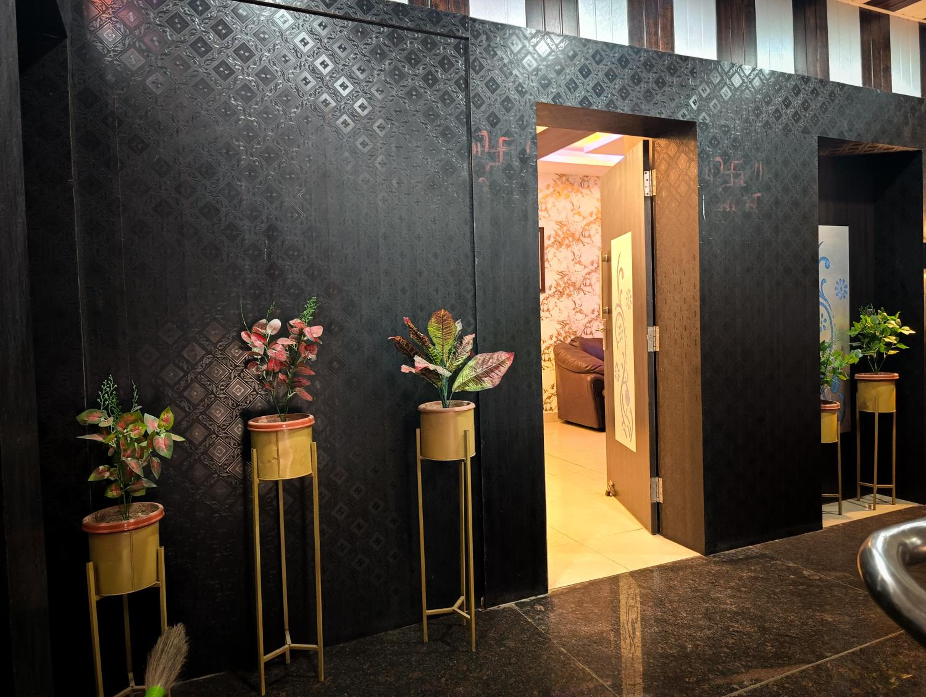 StayVilla Royal Executive Rooms